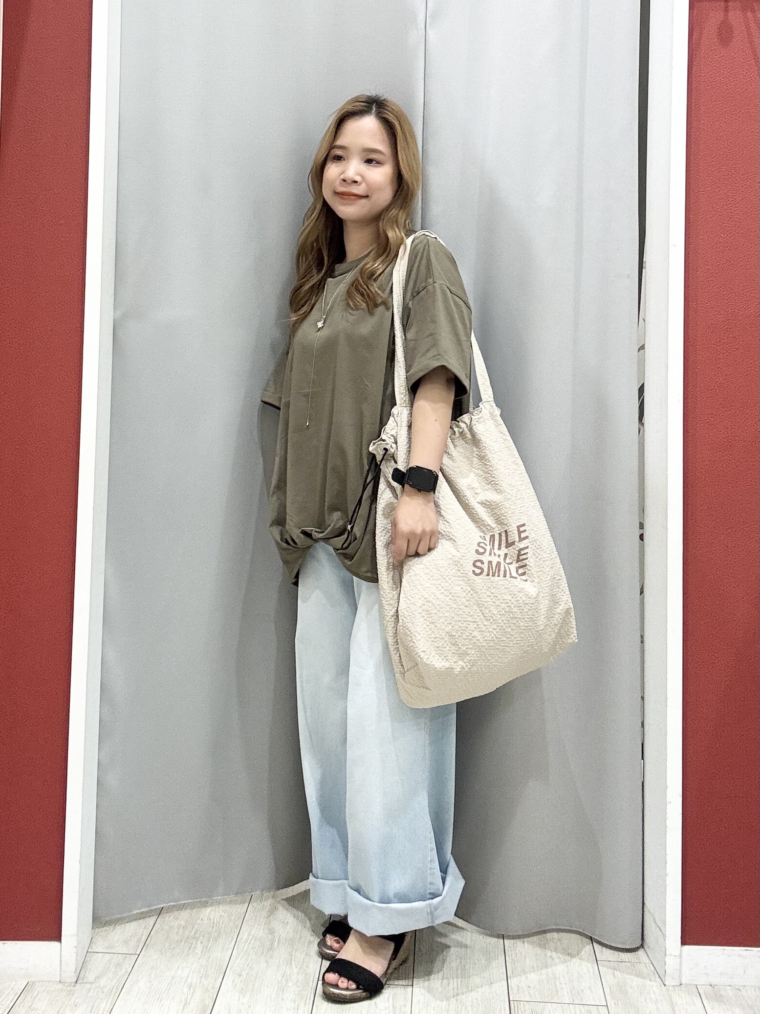 shioさんの「SHOO･LA･RUE｜【体型カバー/S-LL/洗濯機可】インせず決まる フロントタックデザインTシャツ」を使ったコーディネート