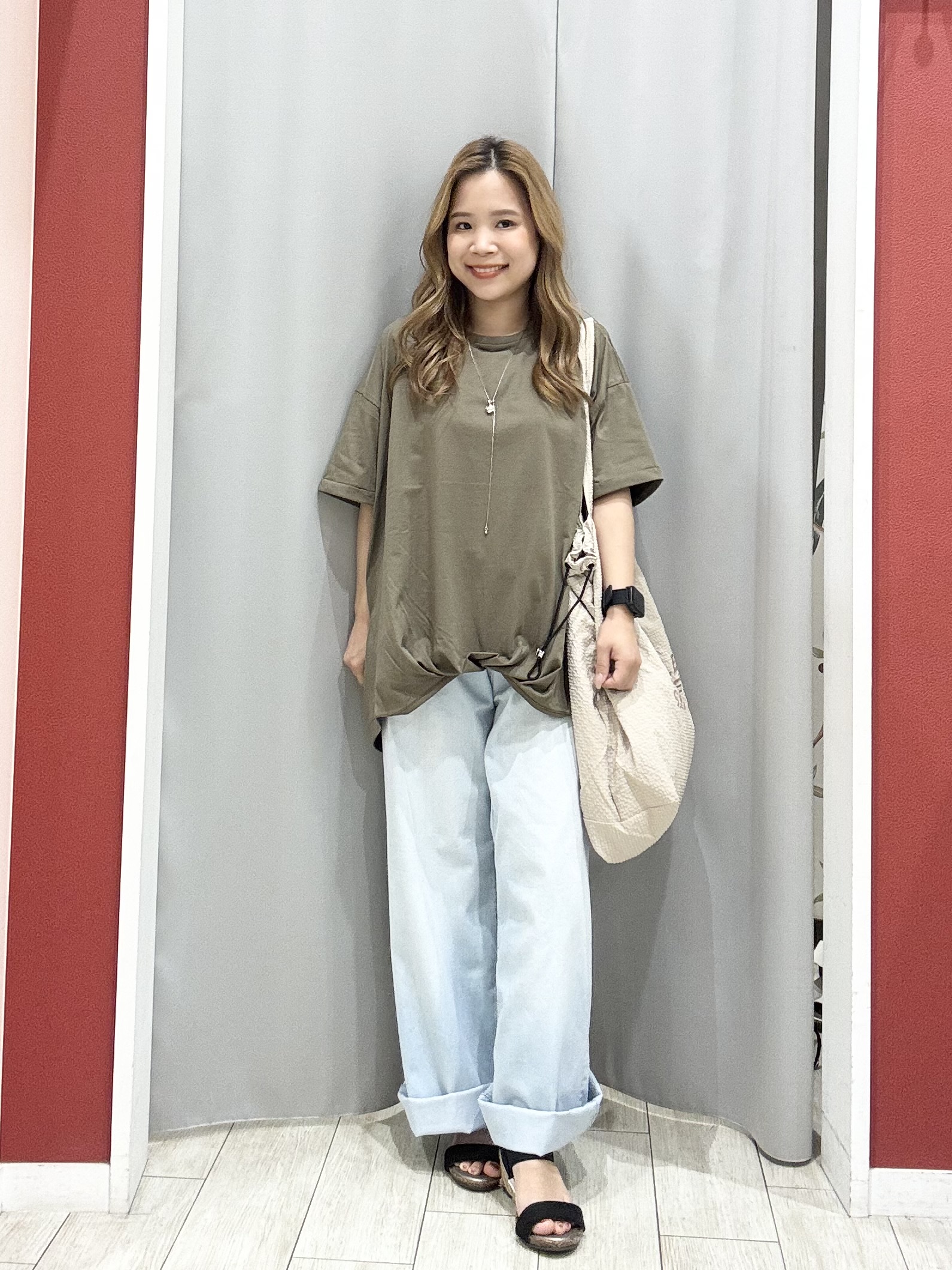 shioさんの「SHOO･LA･RUE｜【体型カバー/S-LL/洗濯機可】インせず決まる フロントタックデザインTシャツ」を使ったコーディネート