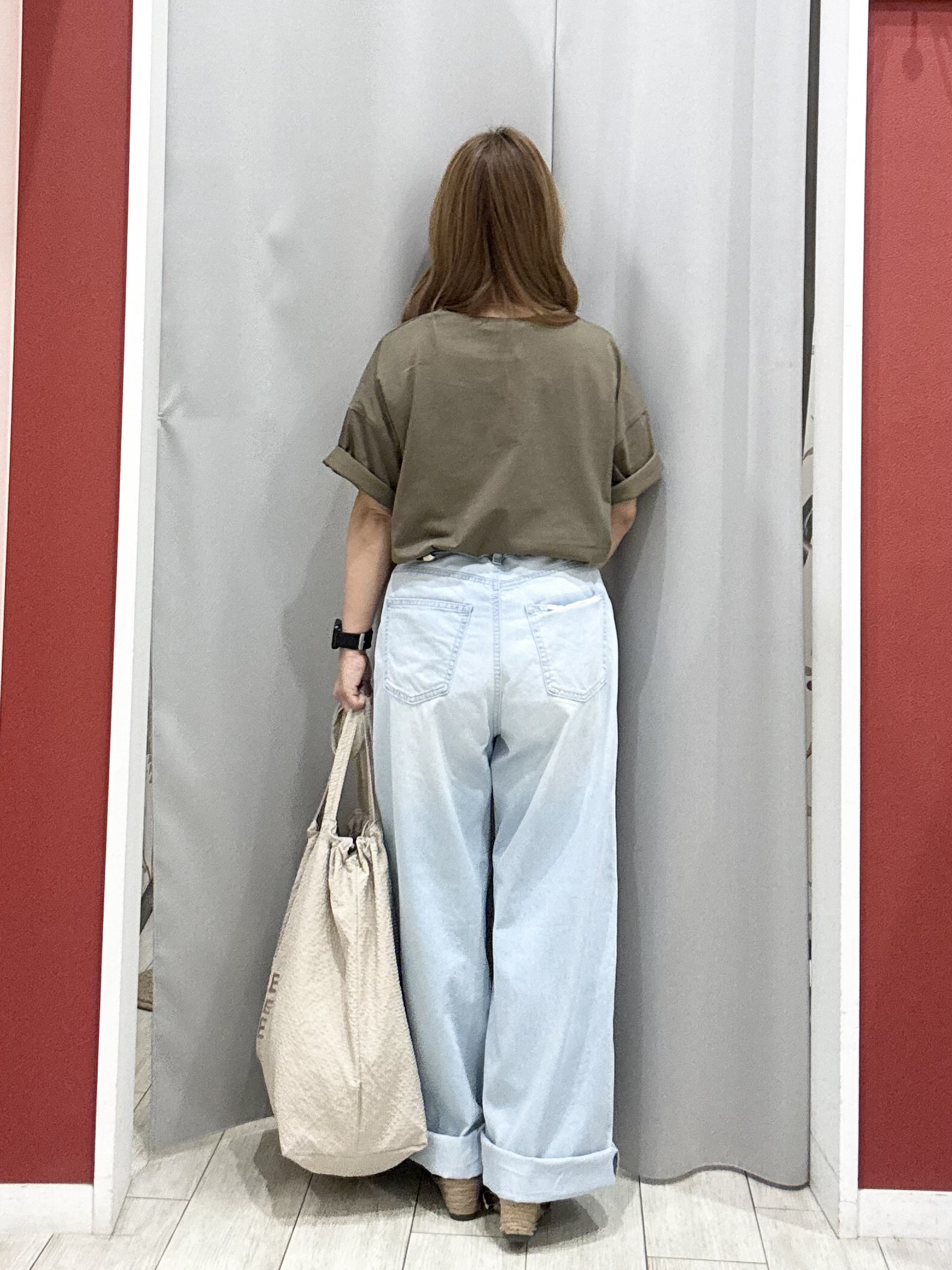 shioさんの「SHOO･LA･RUE｜【体型カバー/S-LL/洗濯機可】インせず決まる フロントタックデザインTシャツ」を使ったコーディネート