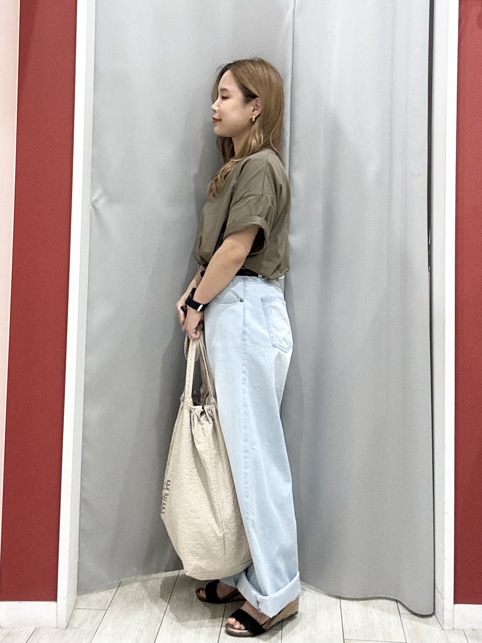 shioさんの「SHOO･LA･RUE｜【体型カバー/S-LL/洗濯機可】インせず決まる フロントタックデザインTシャツ」を使ったコーディネート