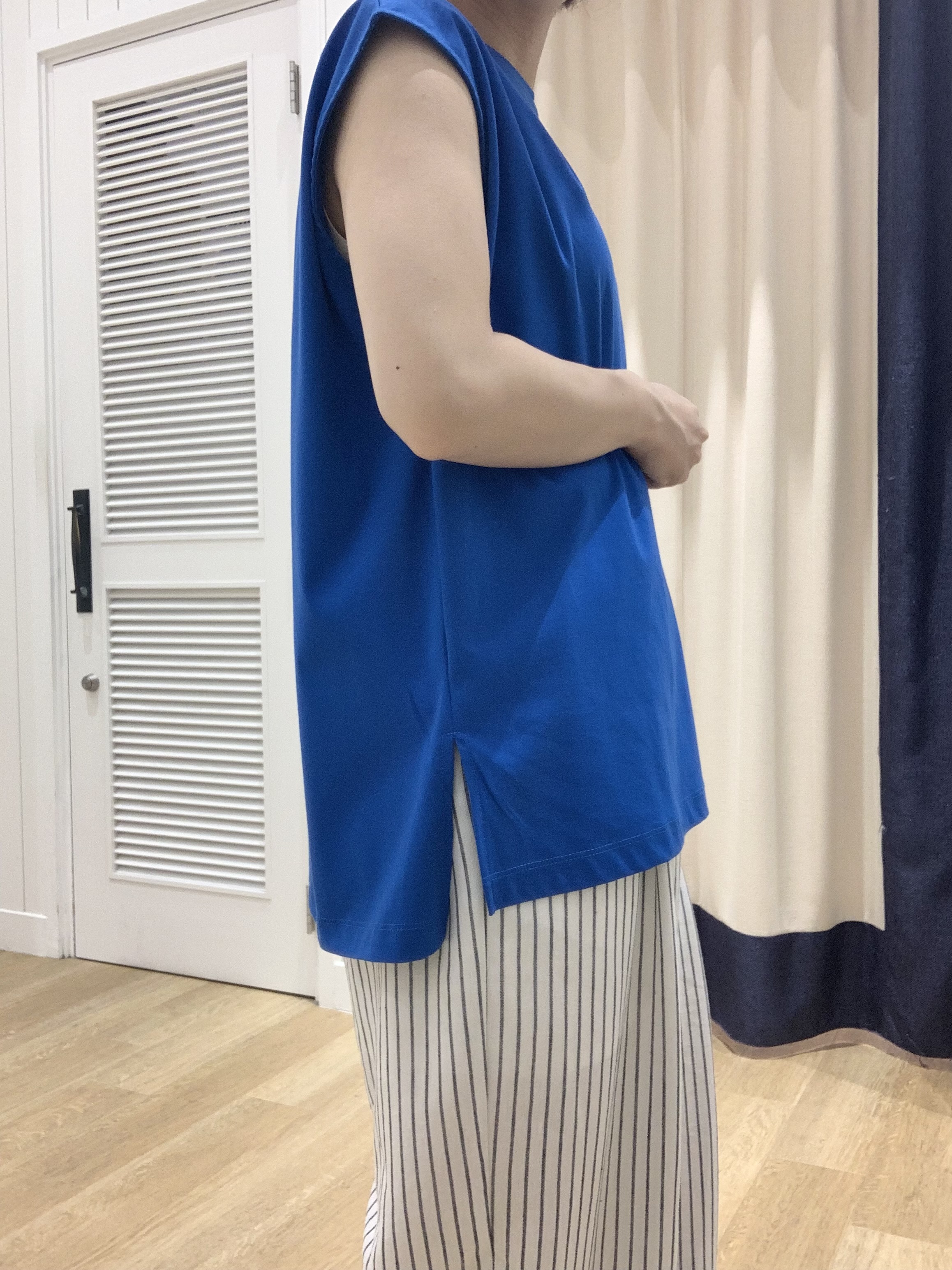 IMARIさんの「Dessin｜【接触冷感/UVカット】美光沢ノースリーブカットソー」を使ったコーディネート