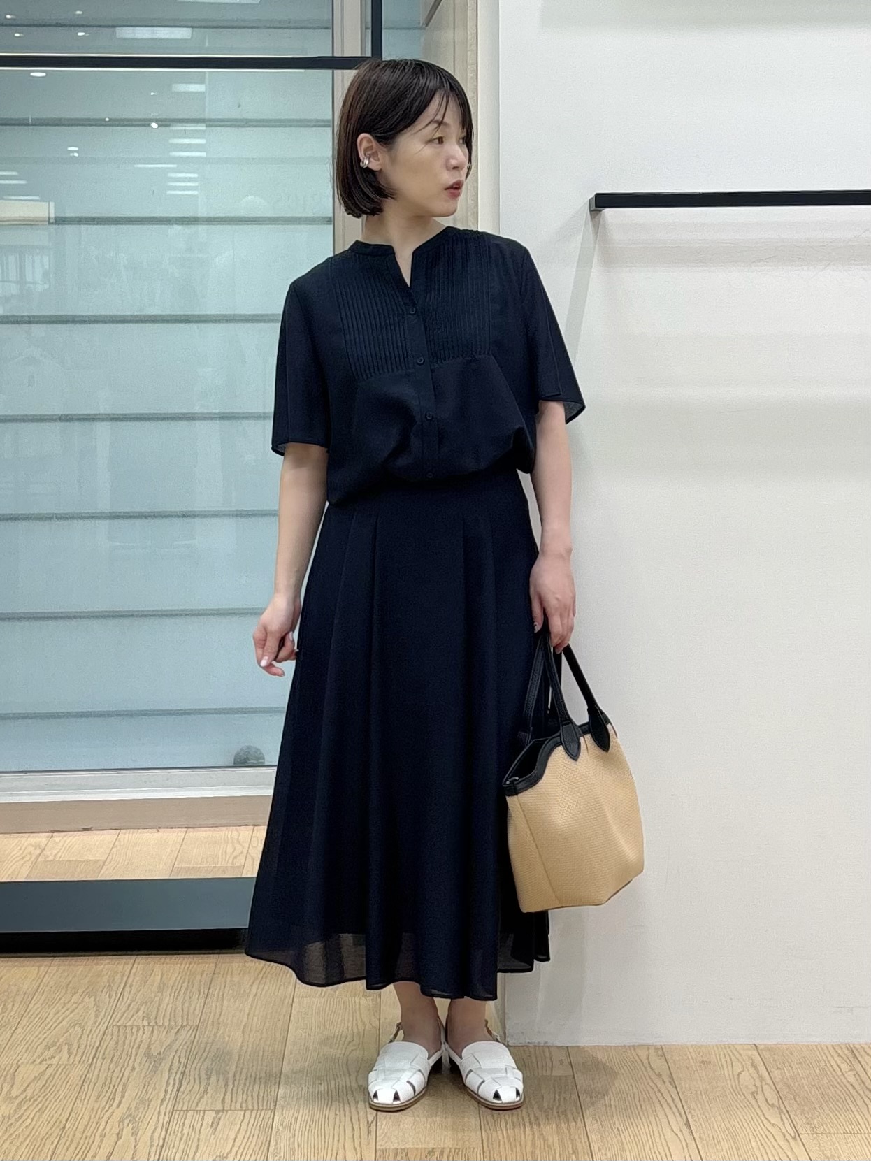 asamiさんの「INDIVI｜【接触冷感/洗える】シアーシャンブレーピンタックブラウス」を使ったコーディネート