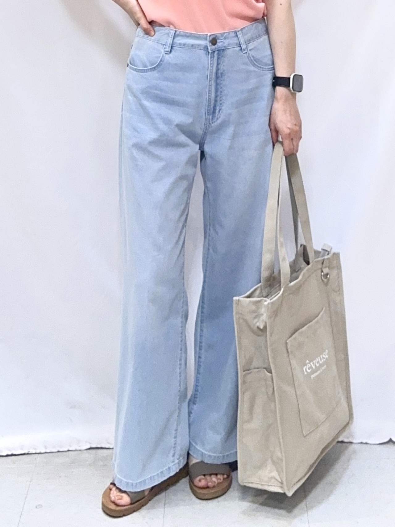 𝐇𝐢𝐫𝐨𝐦𝐢さんの「SHOO･LA･RUE｜【毎日洗える/UV】二の腕隠れる さらっとドルマン半袖ニット」を使ったコーディネート