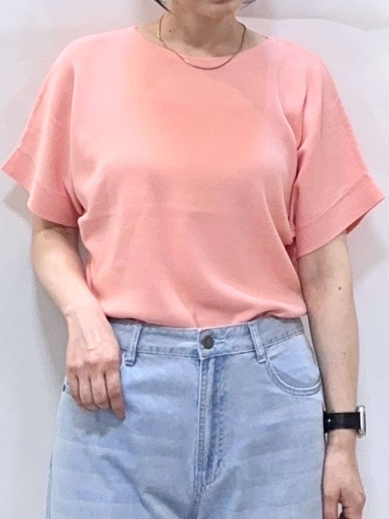 𝐇𝐢𝐫𝐨𝐦𝐢さんの「SHOO･LA･RUE｜【毎日洗える/UV】二の腕隠れる さらっとドルマン半袖ニット」を使ったコーディネート