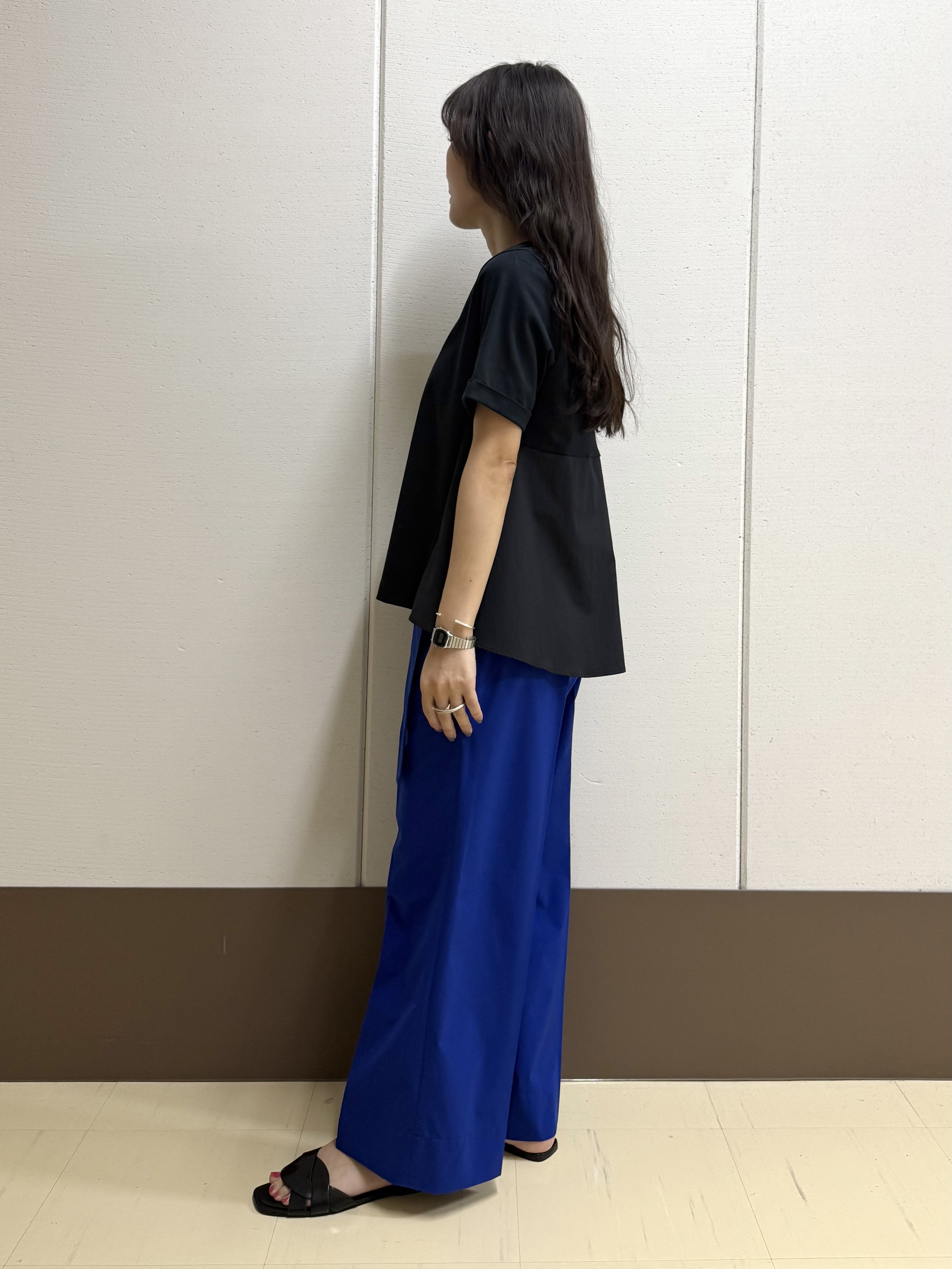 mamiさんの「INDIVI｜【バックシャン】異素材ドッキングプルオーバー」を使ったコーディネート