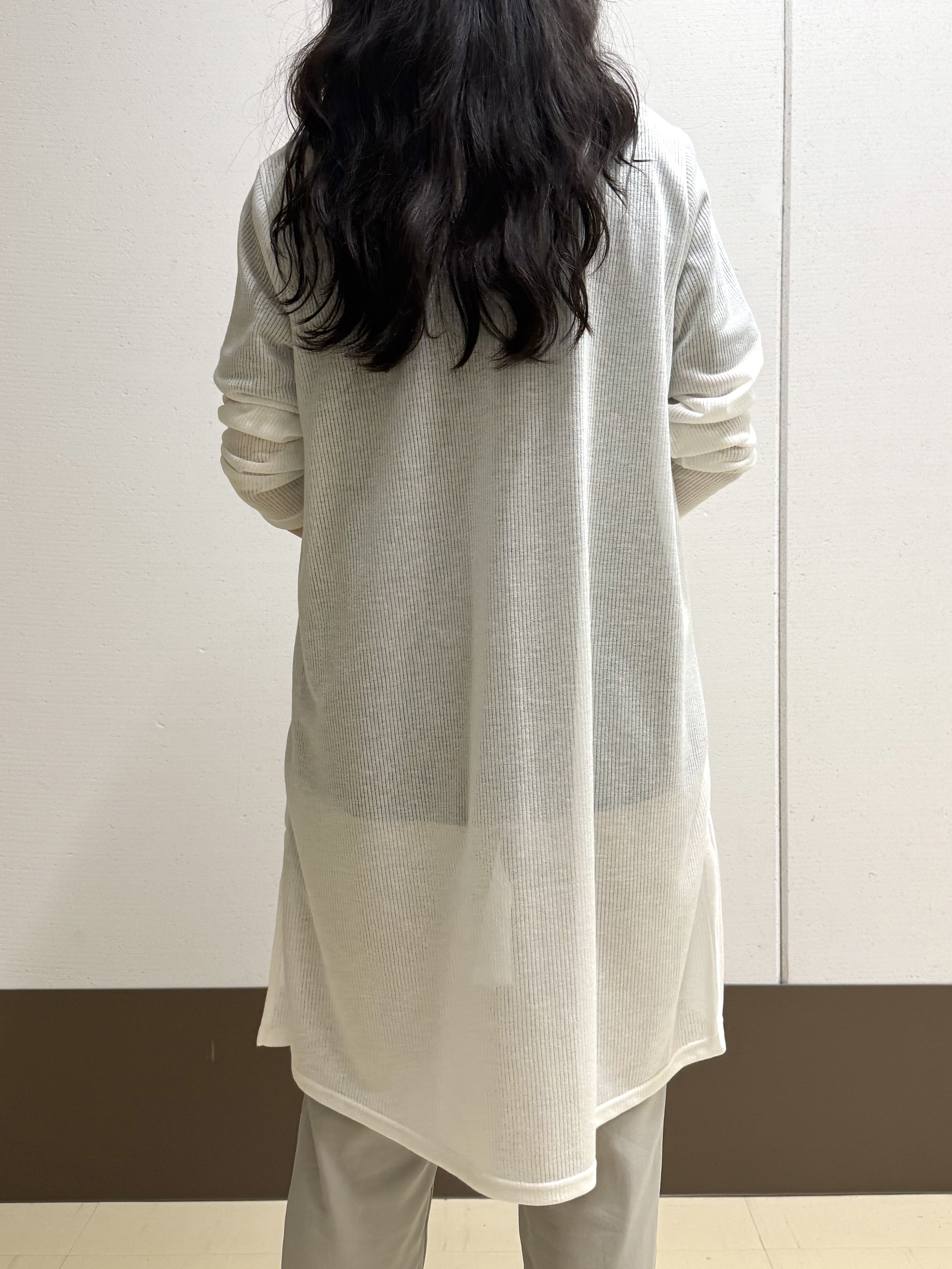 mamiさんの「INDIVI｜【バックシャン】異素材ドッキングプルオーバー」を使ったコーディネート