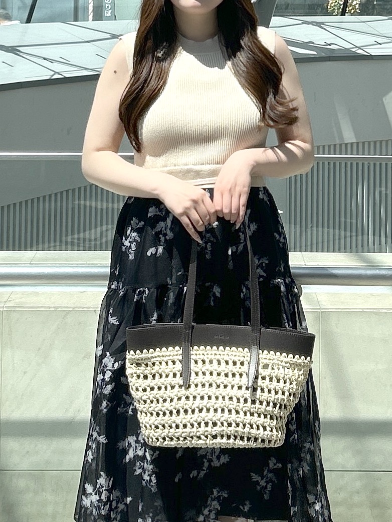 sayaさんの「OPAQUE.CLIP｜フラワーティアードドッキングワンピース【洗濯機OK】」を使ったコーディネート
