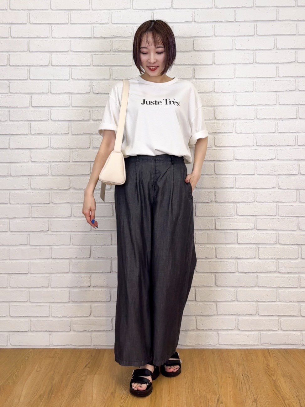 𝐜𝐡𝐢𝐤𝐚さんの「SHOO･LA･RUE｜【綿100％/S-LL/プチプラ】選べる3柄 プリントアソートTシャツ」を使ったコーディネート