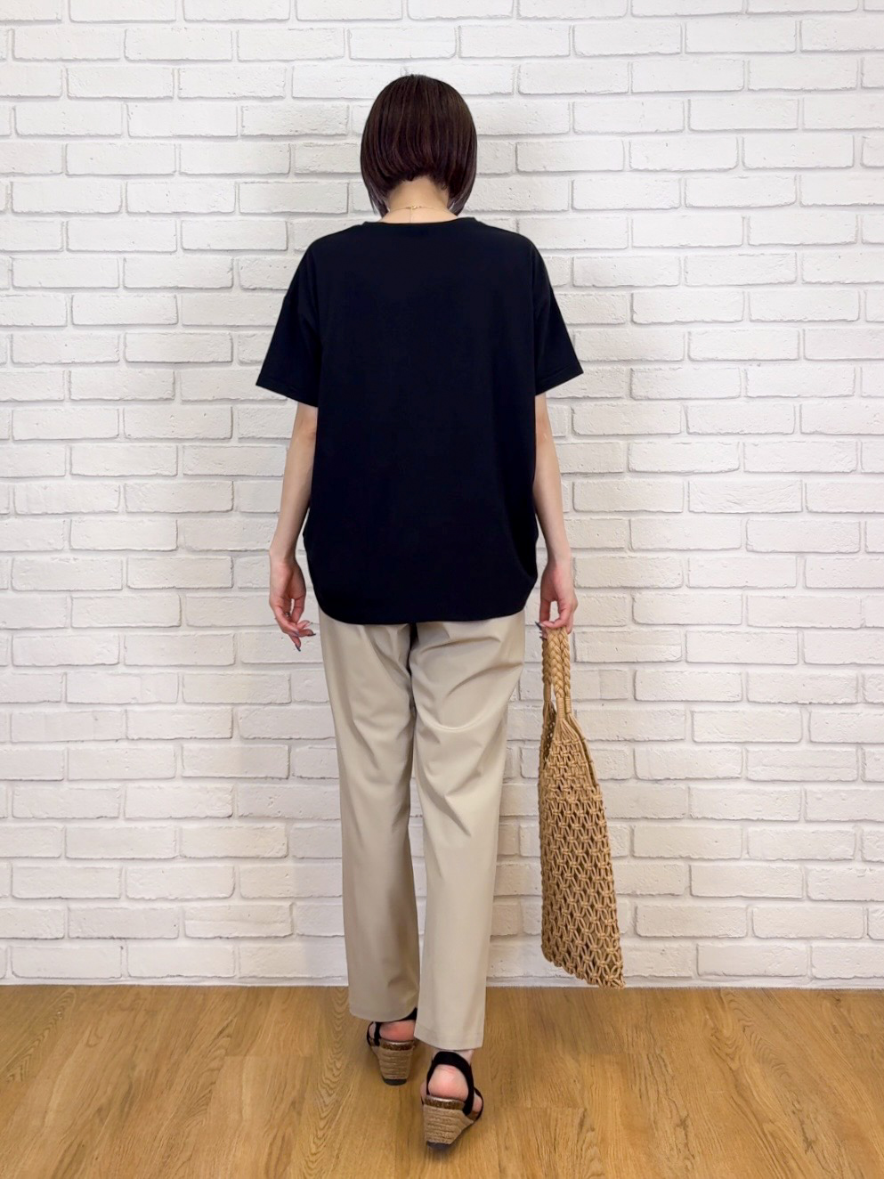 𝐜𝐡𝐢𝐤𝐚さんの「SHOO･LA･RUE｜【体型カバー/S-LL/洗濯機可】インせず決まる フロントタックデザインTシャツ」を使ったコーディネート