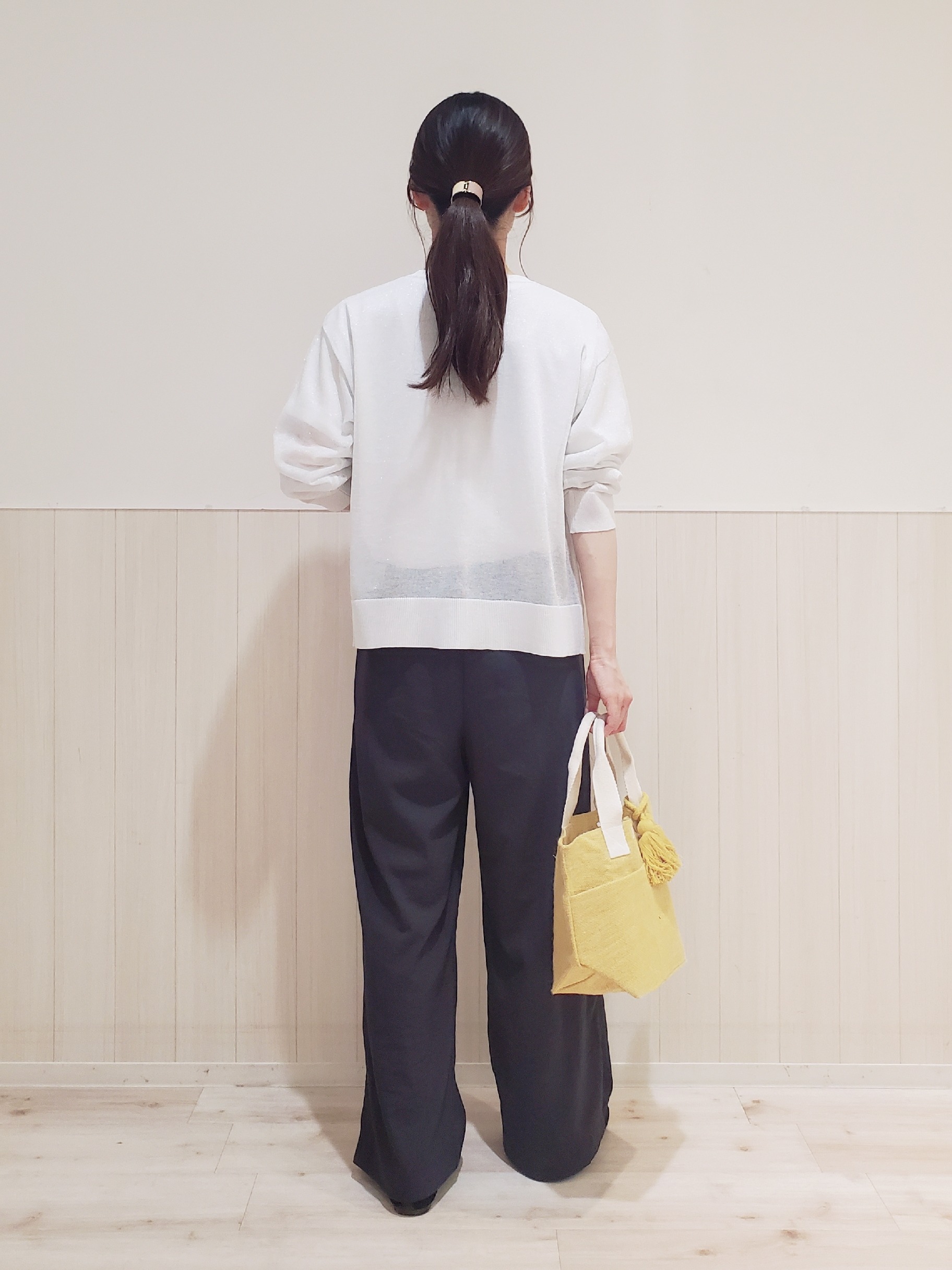 なっちゃんさんの「SHOO･LA･RUE｜【通気性〇/洗濯機可/S-LL】シアーラメカーディガン」を使ったコーディネート