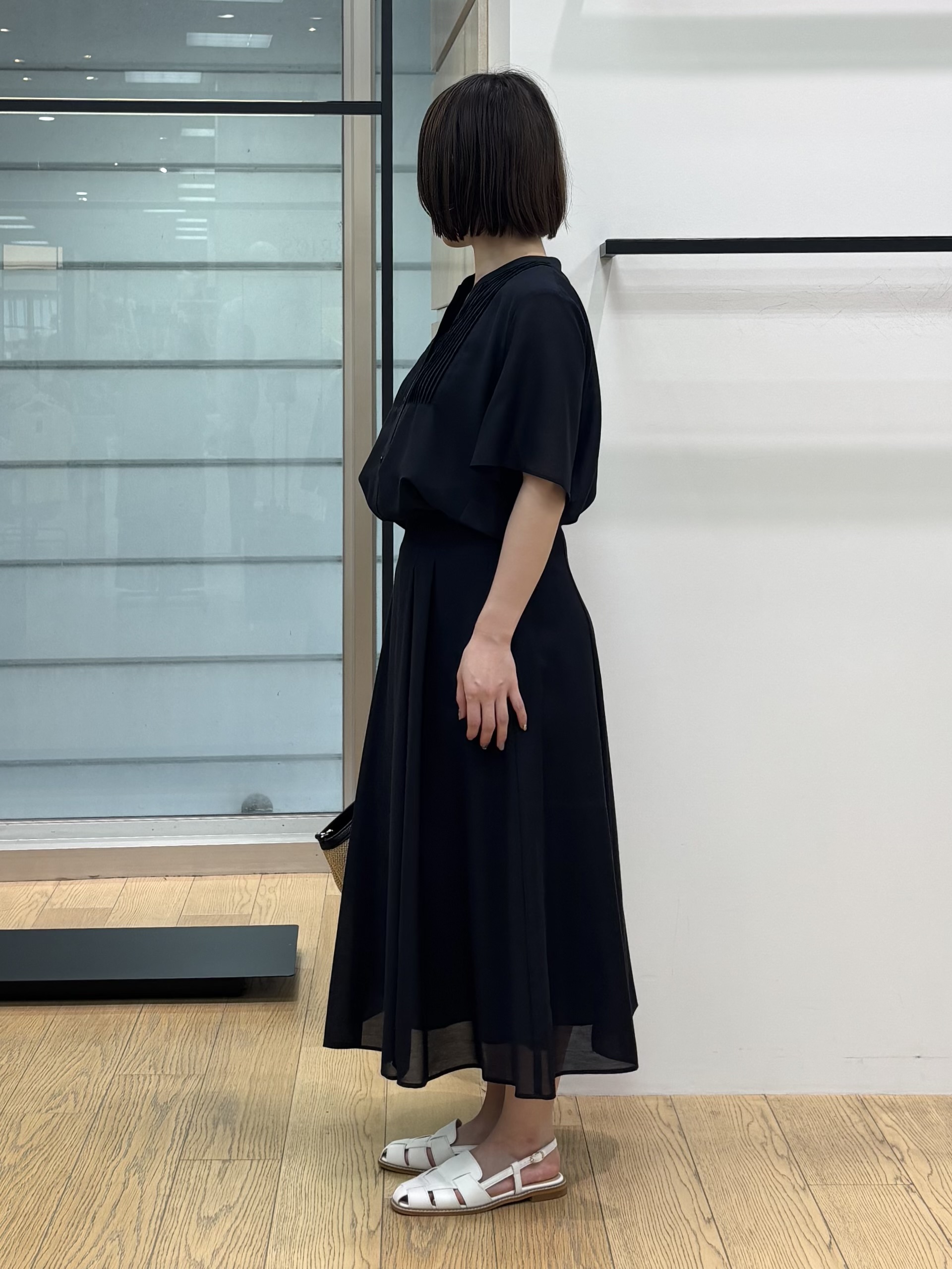 asamiさんの「INDIVI｜【接触冷感/洗える】シアーシャンブレーピンタックブラウス」を使ったコーディネート