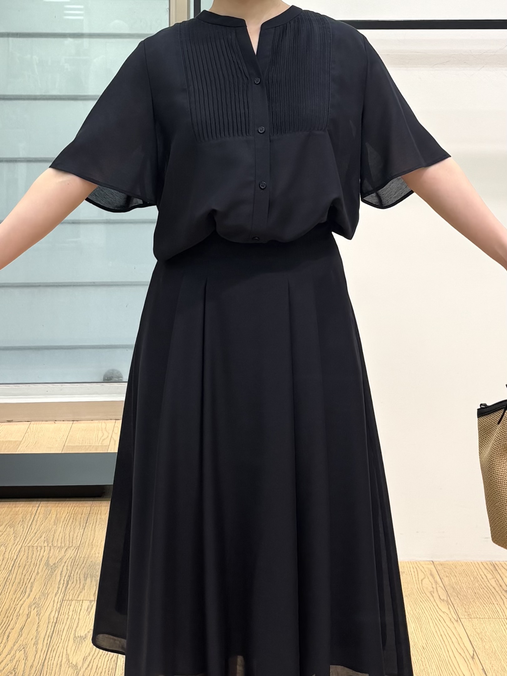 asamiさんの「INDIVI｜【接触冷感/洗える】シアーシャンブレーピンタックブラウス」を使ったコーディネート
