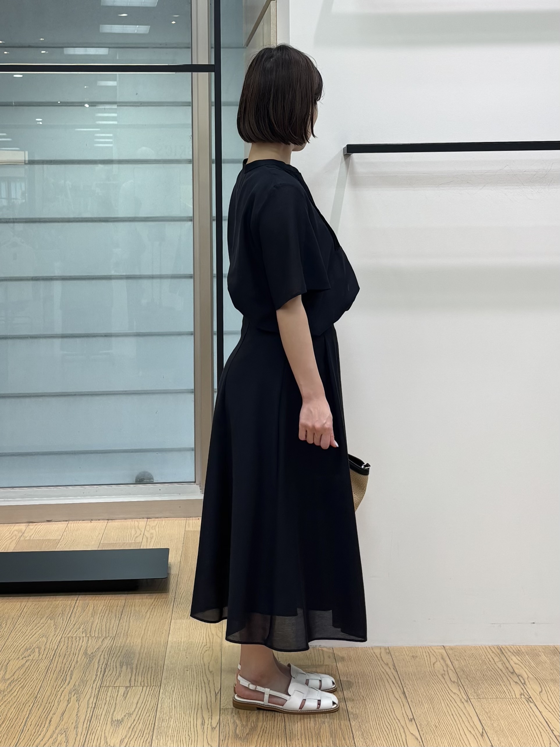 asamiさんの「INDIVI｜【接触冷感/洗える】シアーシャンブレーピンタックブラウス」を使ったコーディネート
