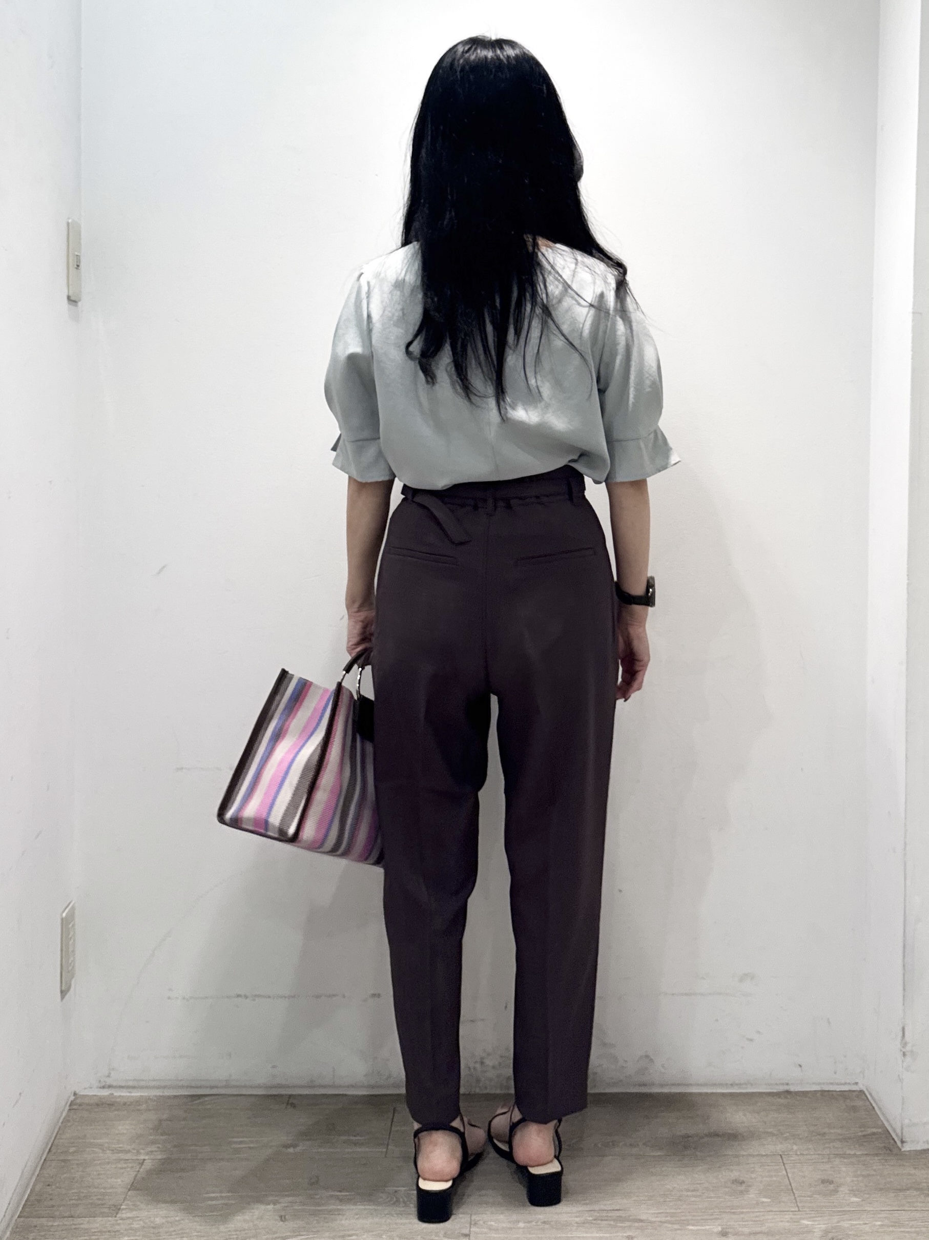 yuicciさんの「OPAQUE.CLIP｜【接触冷感／吸水速乾】タックパフスリーブブラウス《防シワ／洗濯機OK／XS～3L／8col》」を使ったコーディネート