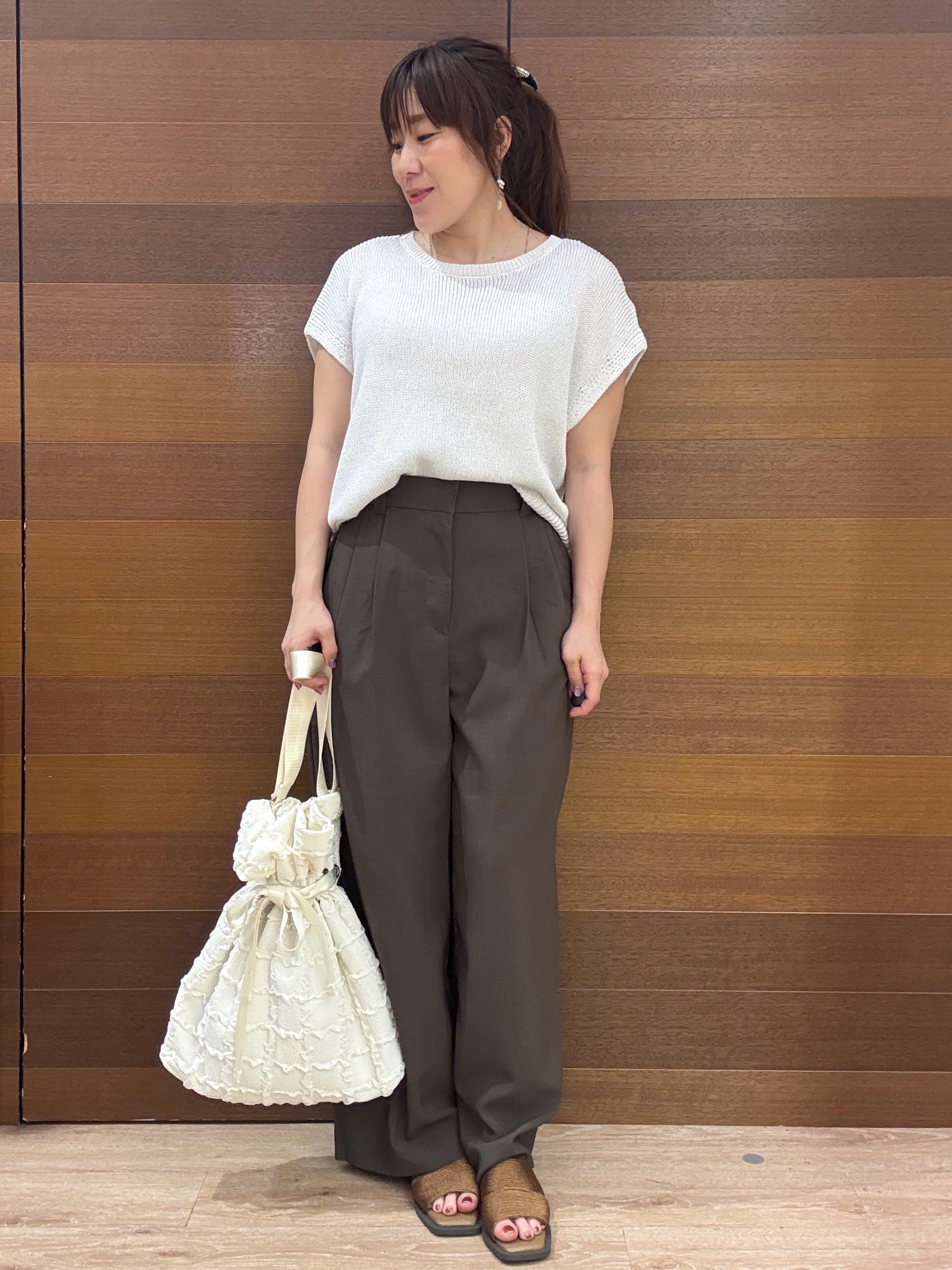 maichiさんの「OPAQUE.CLIP｜ラメメッシュ フレンチスリーブニット【洗濯機OK】」を使ったコーディネート