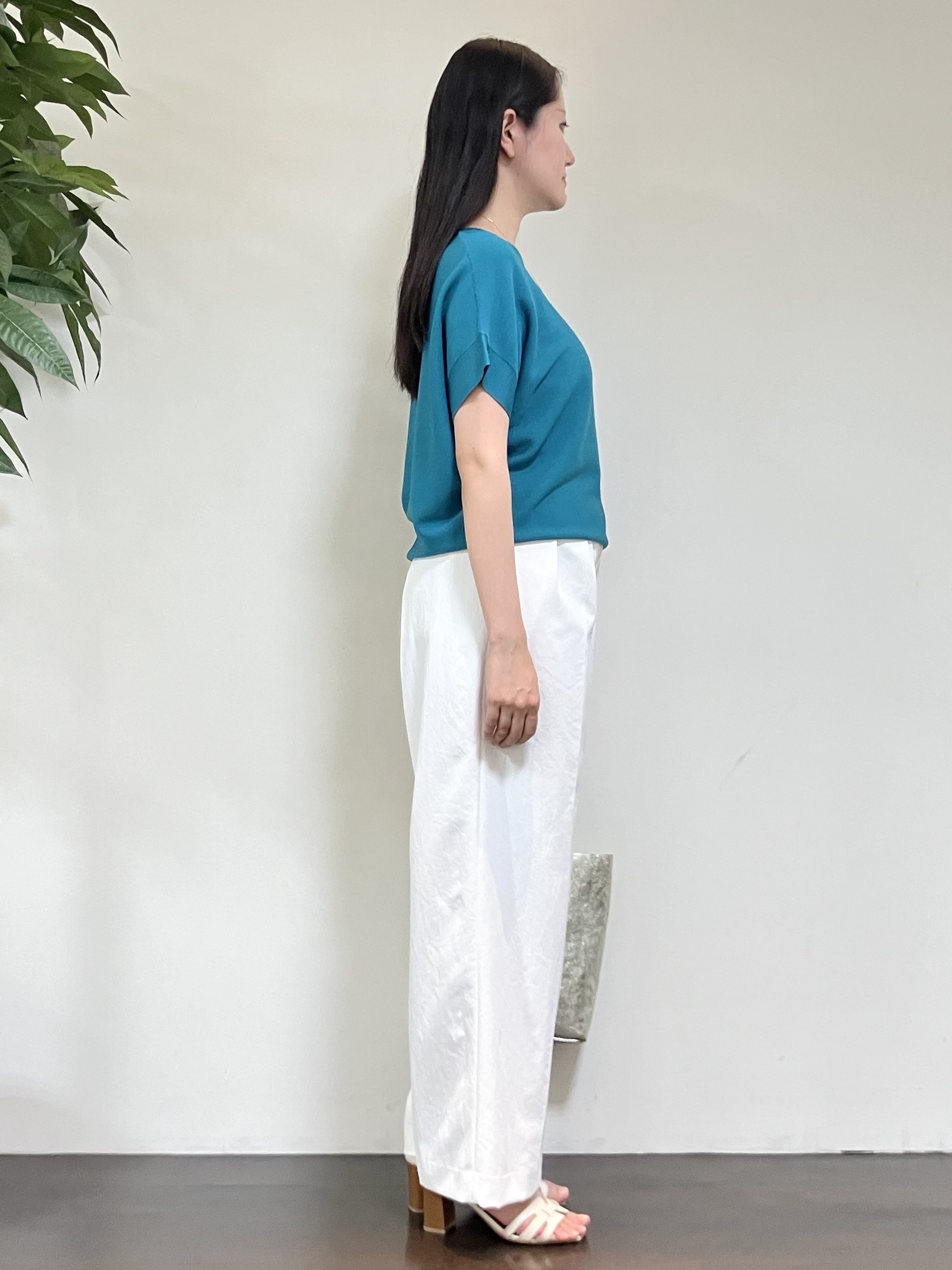 カレンさんの「UNTITLED｜【11色展開/体型カバー】前後2WAYフレンチスリーブニット」を使ったコーディネート