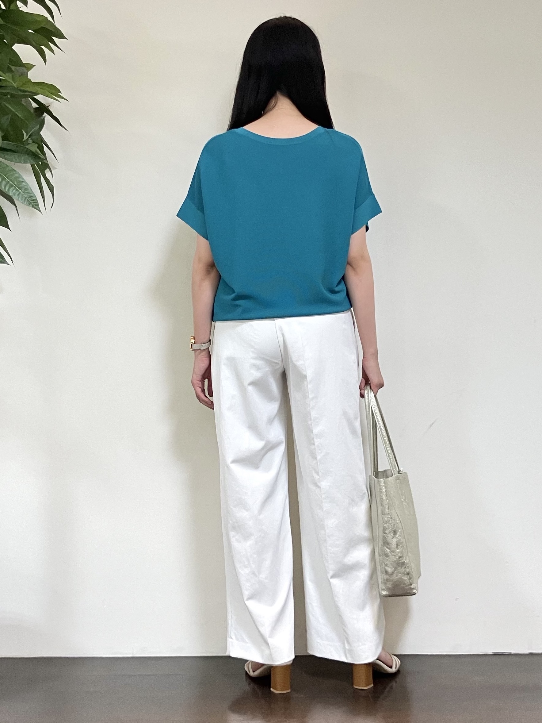 カレンさんの「UNTITLED｜【11色展開/体型カバー】前後2WAYフレンチスリーブニット」を使ったコーディネート