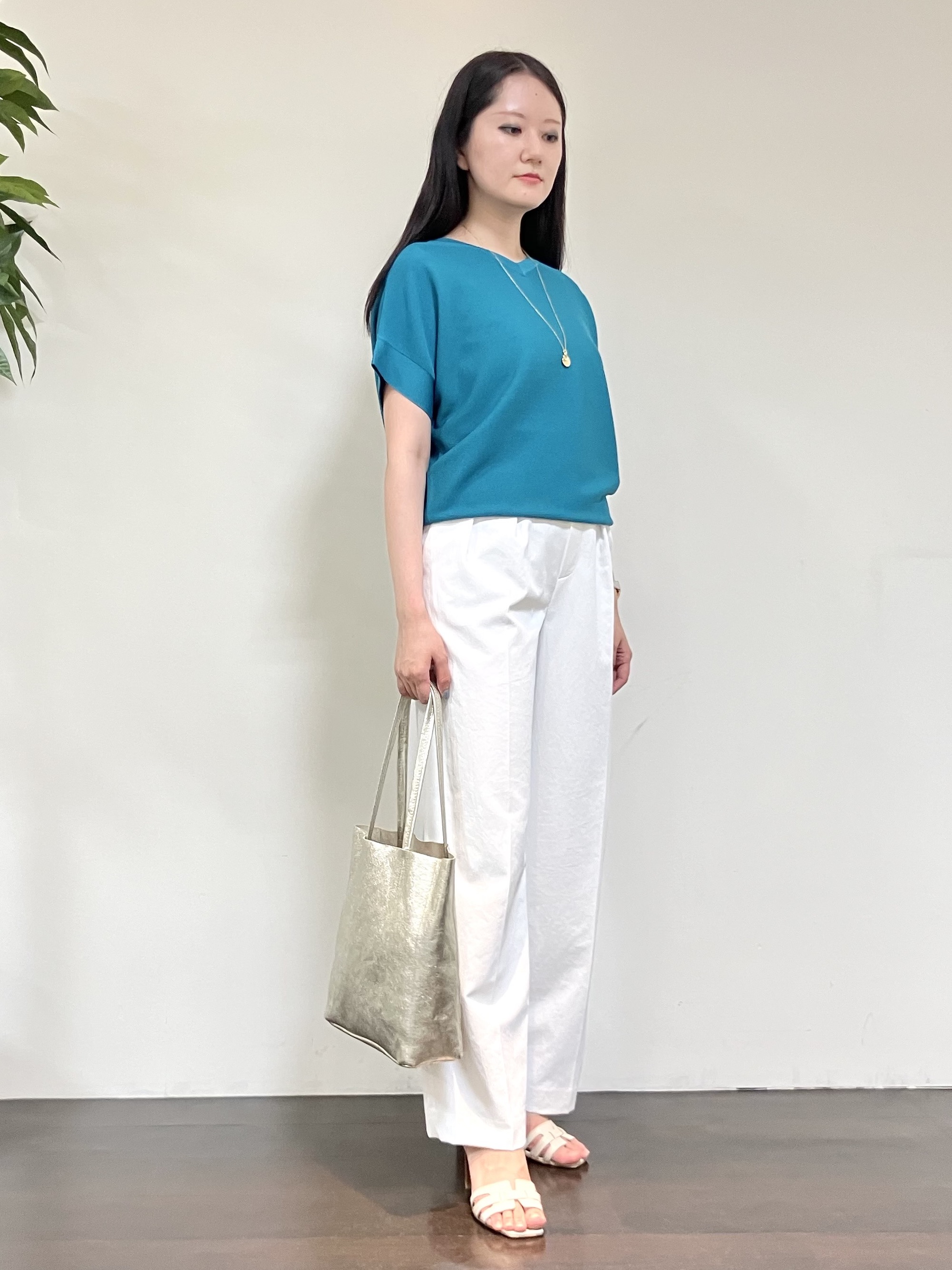 カレンさんの「UNTITLED｜【11色展開/体型カバー】前後2WAYフレンチスリーブニット」を使ったコーディネート
