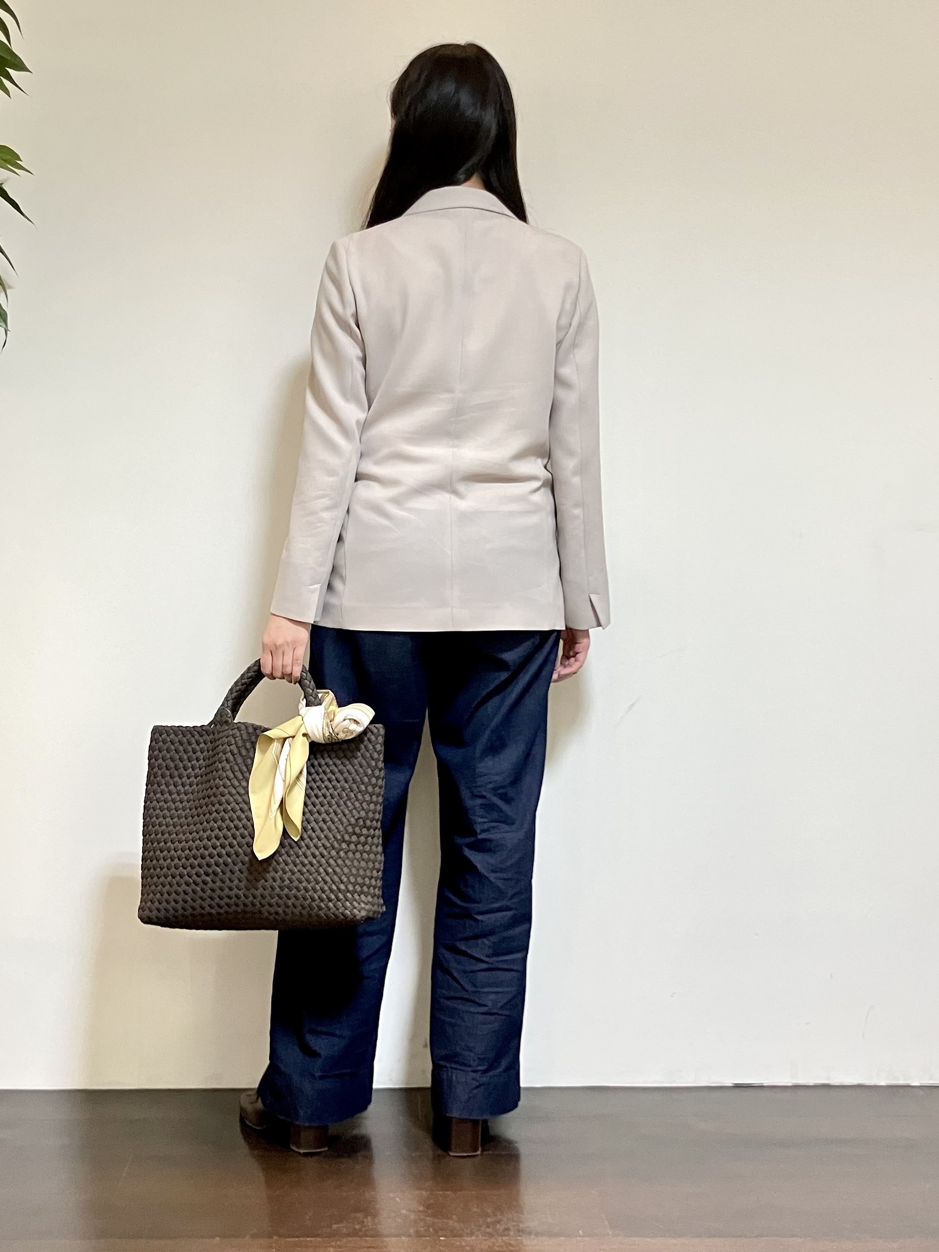 カレンさんの「UNTITLED｜【新色追加/セットアップ可】エアリー ダブルブレストジャケット」を使ったコーディネート