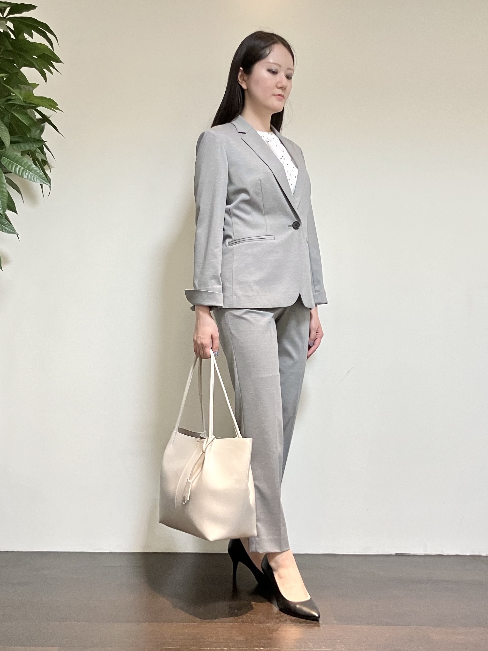 カレンさんの「UNTITLED｜【UV/接触冷感/スーツ】ジャージテーラードジャケット」を使ったコーディネート