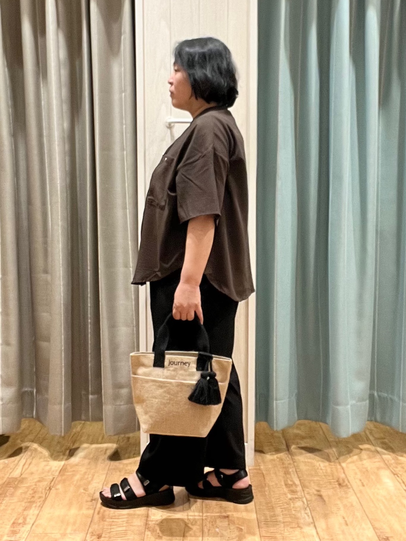 あやさんの「SHOO･LA･RUE｜【洗濯機可/S-LL】大人の抜け感 ゆるっと5分袖シャツ」を使ったコーディネート