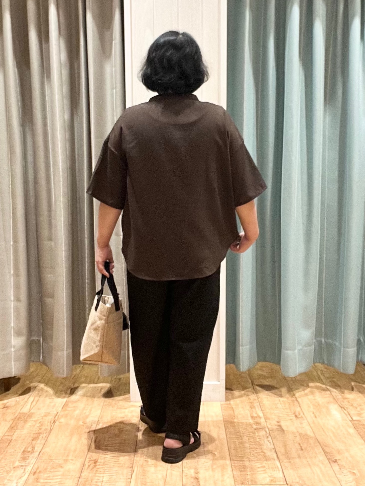 あやさんの「SHOO･LA･RUE｜【洗濯機可/S-LL】大人の抜け感 ゆるっと5分袖シャツ」を使ったコーディネート