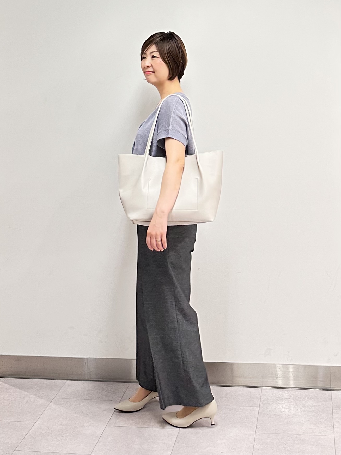 みなこさんの「UNTITLED｜【接触冷感/洗える/後ろウエストゴム】オックスワイドパンツ」を使ったコーディネート