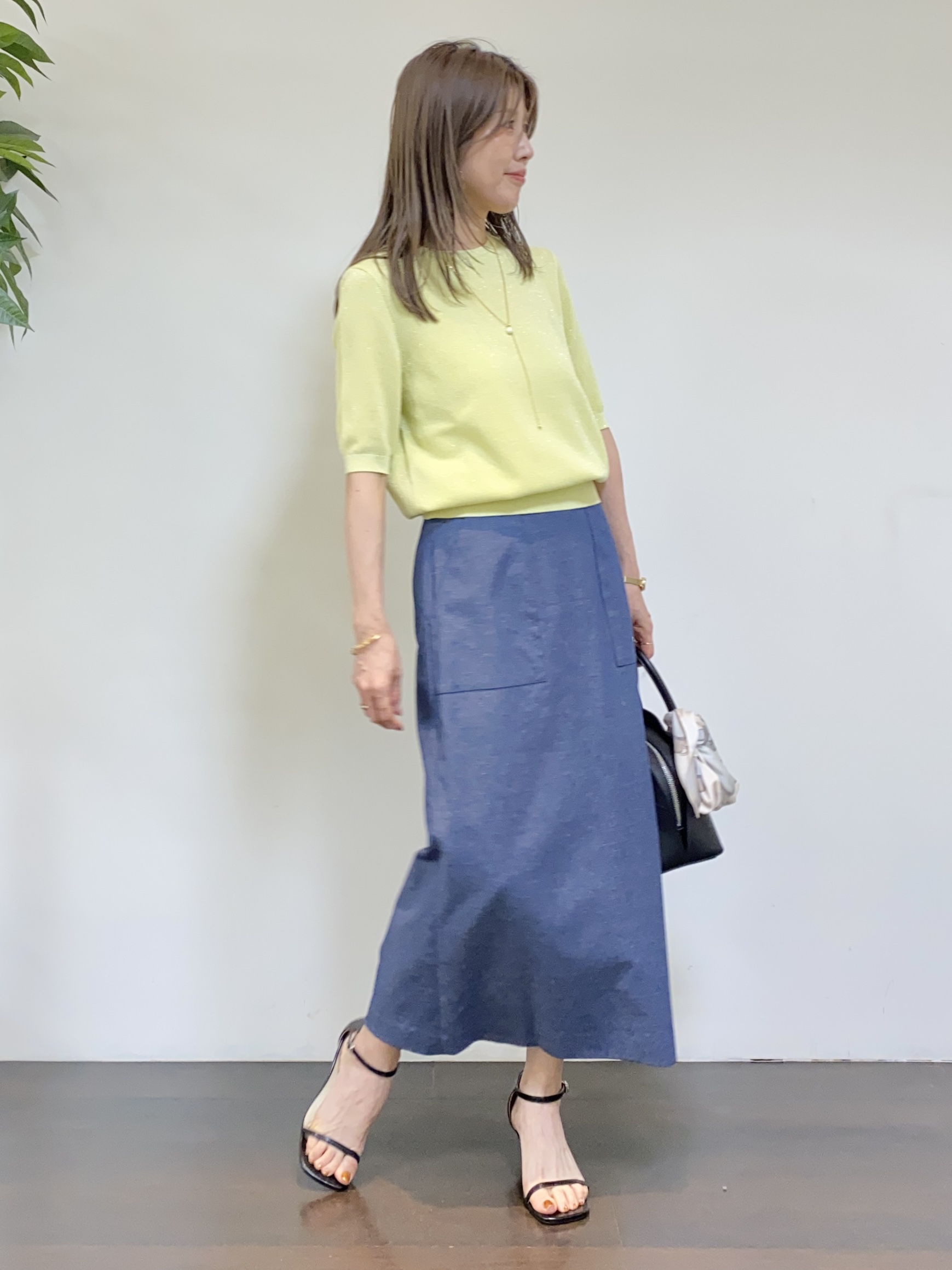 tomoさんの「UNTITLED｜◆【アンサンブル可】ラメ混クルーネックカーディガン」を使ったコーディネート
