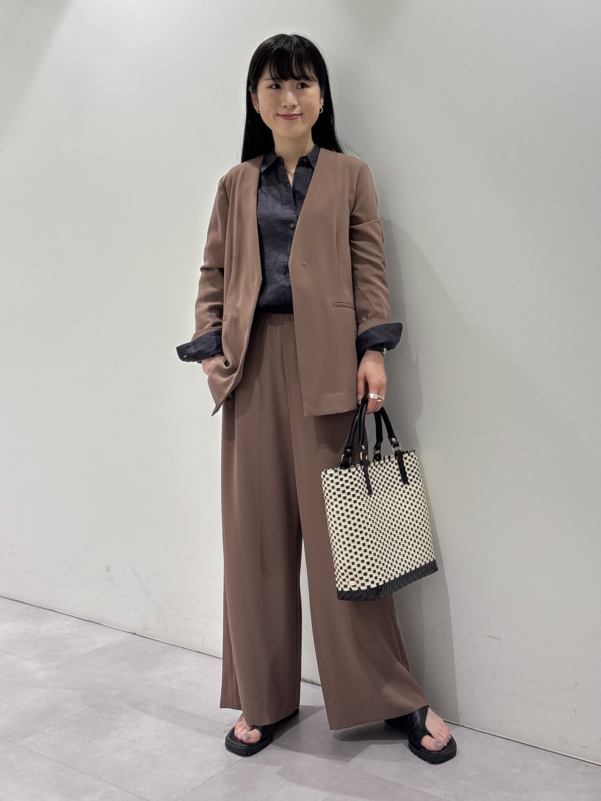 KEIKOさんの「INDIVI｜【接触冷感／2WAY】カシュクールリネンシャツ」を使ったコーディネート