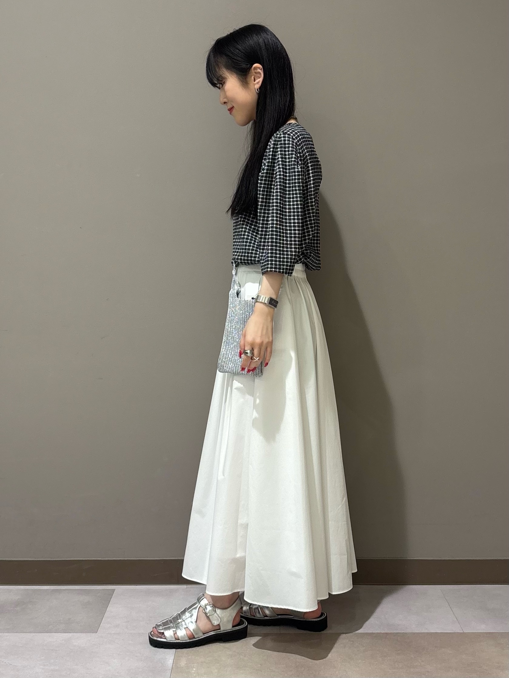 KEIKOさんの「INDIVI｜【UVケア／吸汗速乾】チェック柄タックボリュームスリーブトップス」を使ったコーディネート