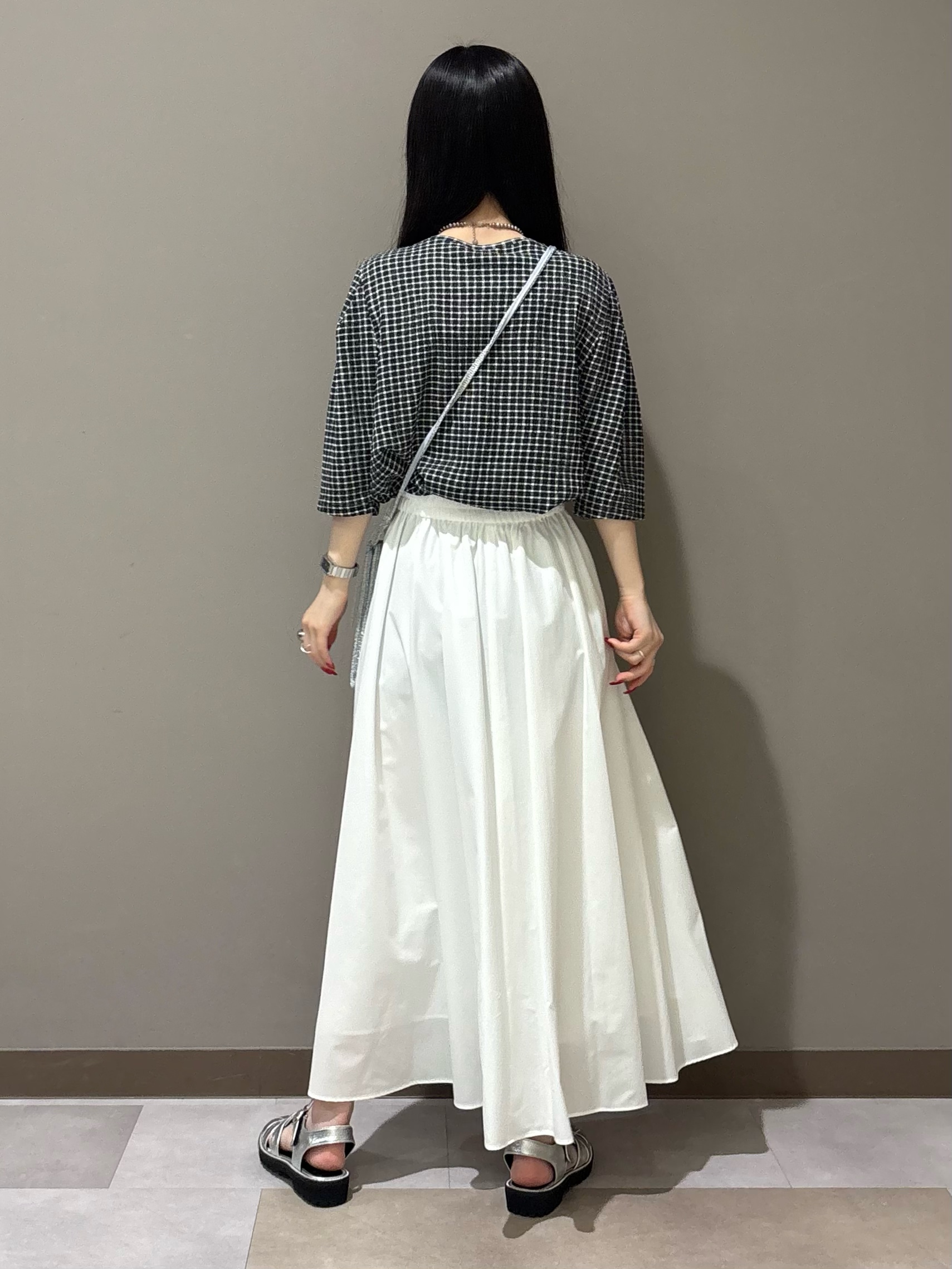KEIKOさんの「INDIVI｜【UVケア／吸汗速乾】チェック柄タックボリュームスリーブトップス」を使ったコーディネート