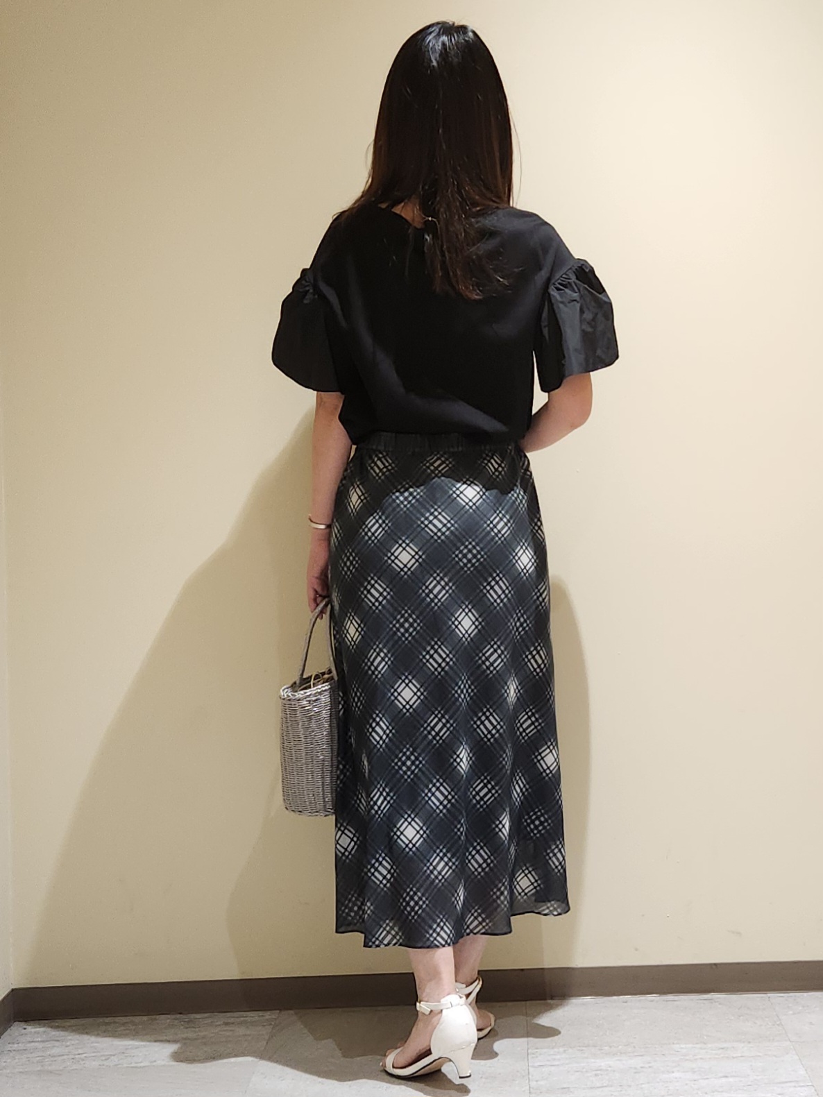 yukaさんの「COUP DE CHANCE｜【手洗い可／日本製】フレアスリーブプルオーバー」を使ったコーディネート