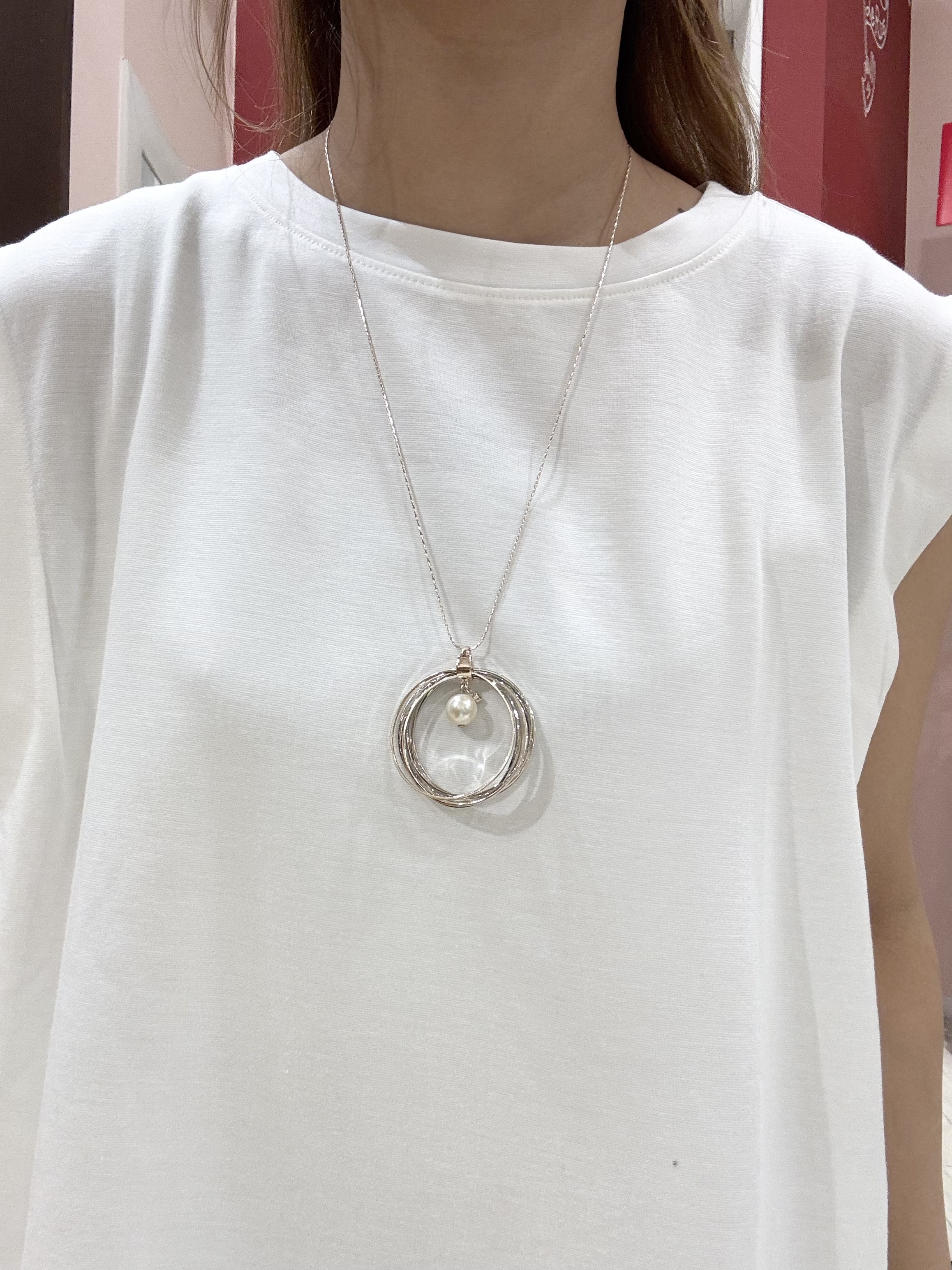 shioさんの「SHOO･LA･RUE｜【UVカット/接触冷感】上品に涼し気 とろみタックノースリーブトップス」を使ったコーディネート