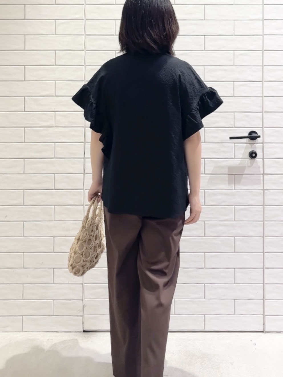 しおりさんの「OPAQUE.CLIP｜【UV】フリルスキッパーブラウス《洗濯機OK》」を使ったコーディネート