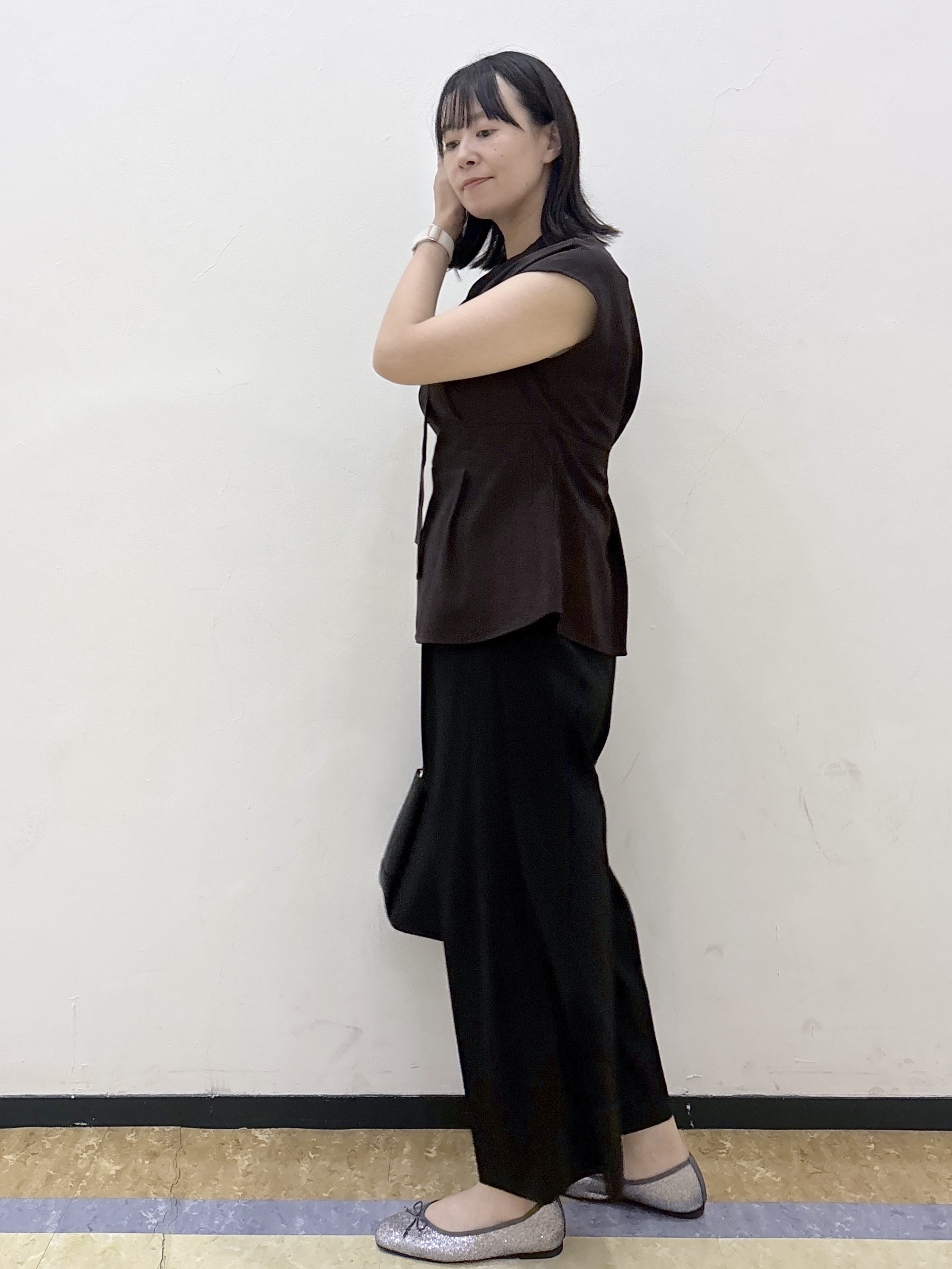 akariさんの「index｜【接触冷感／防シワ】ペプラムボウタイブラウス《洗濯機OK／ストレッチ》」を使ったコーディネート