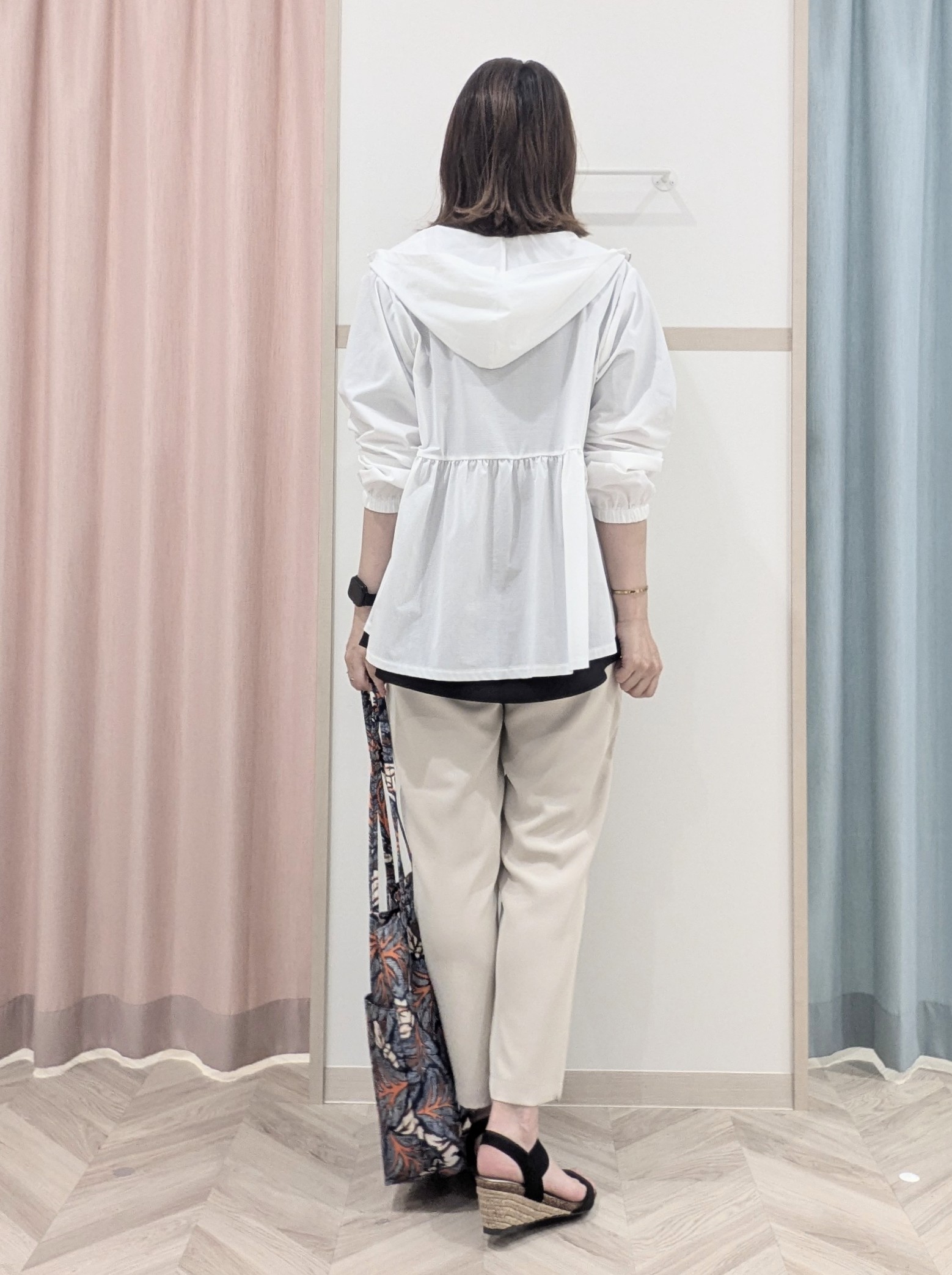miyuさんの「SHOO･LA･RUE｜【S-LL/体型カバー】日焼け対策にも女性らしさを UVカットペプラムパーカ」を使ったコーディネート