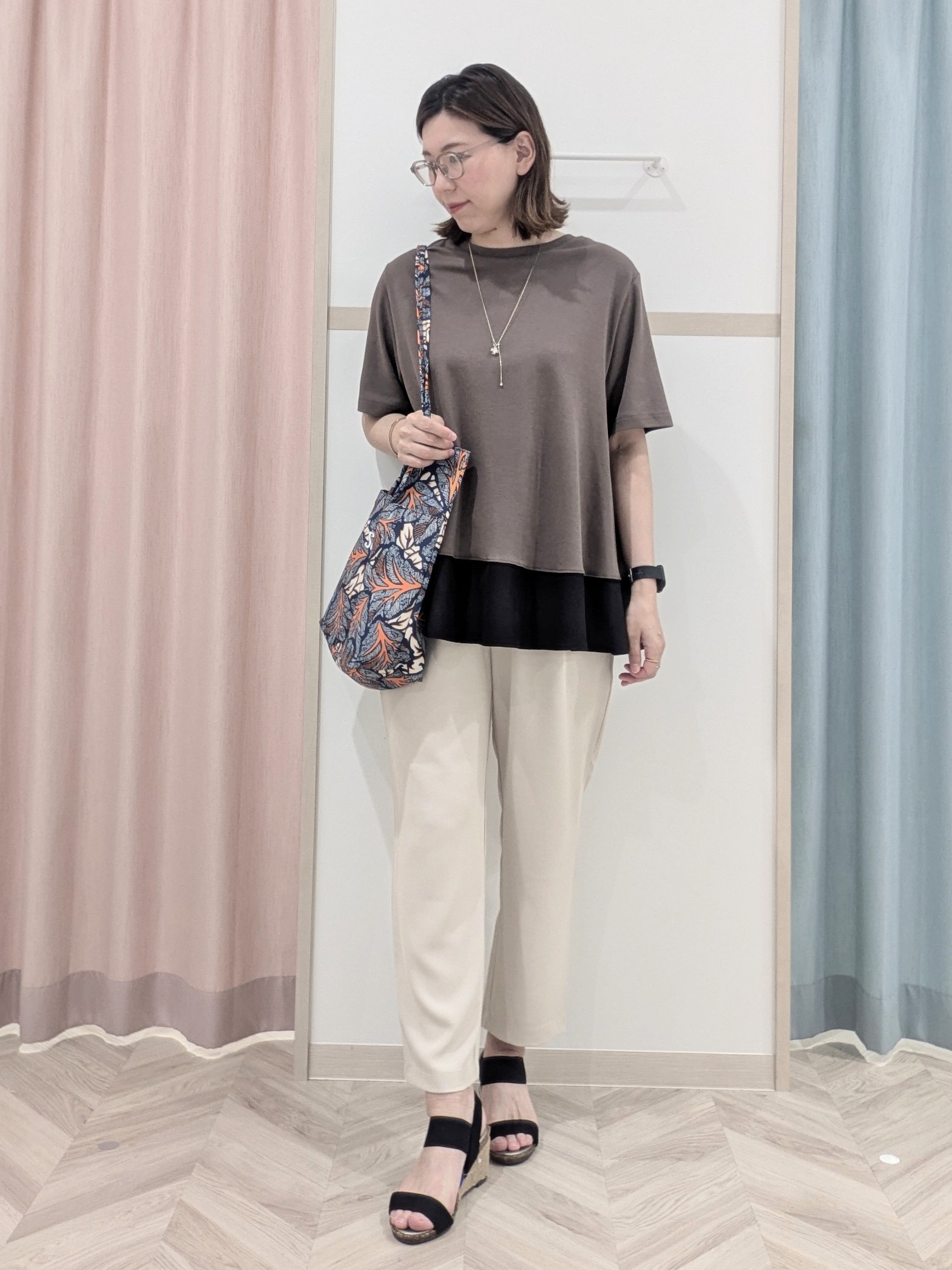 miyuさんの「SHOO･LA･RUE｜【S-LL/体型カバー】日焼け対策にも女性らしさを UVカットペプラムパーカ」を使ったコーディネート