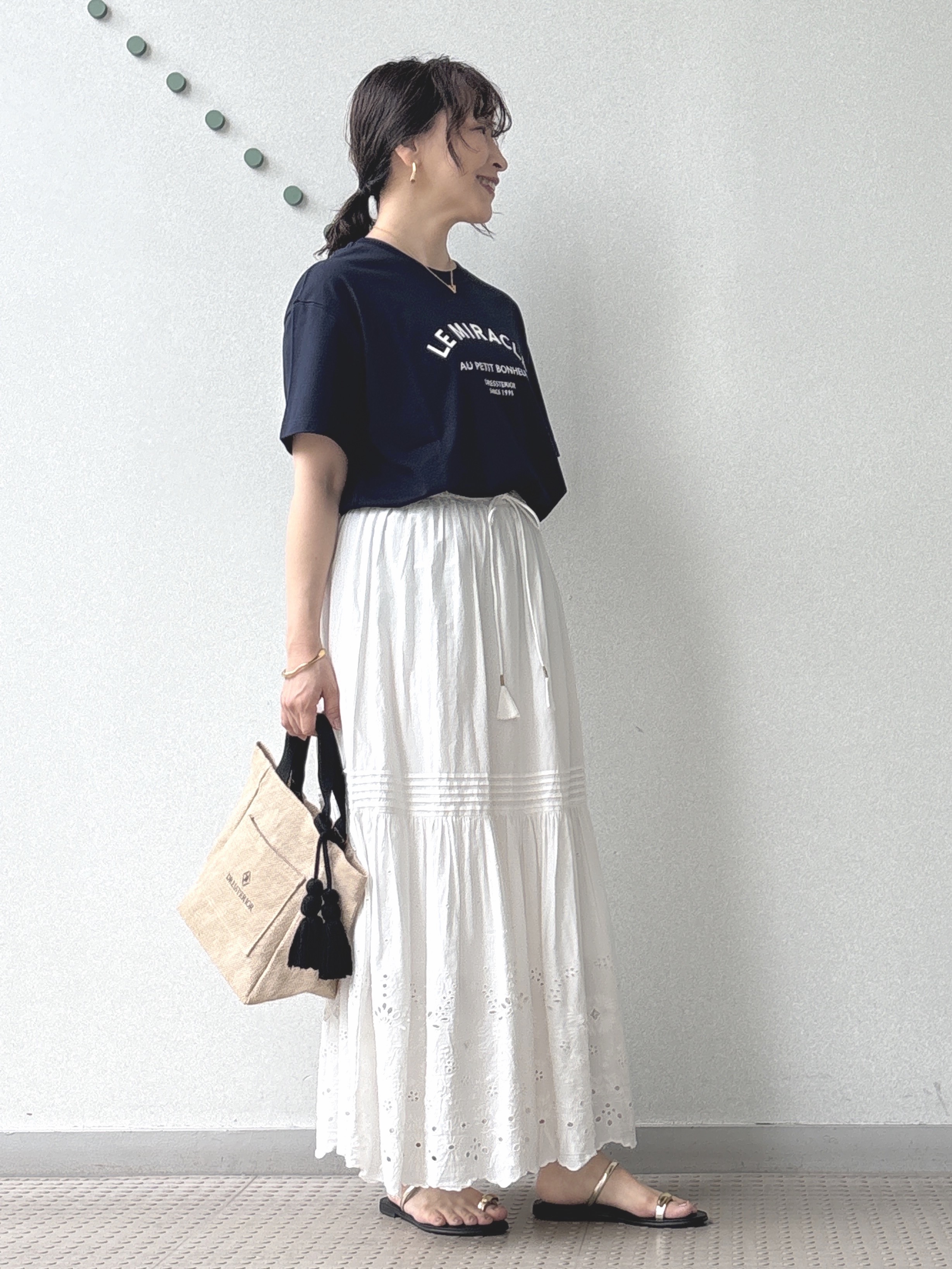 kawamuraさんの「DRESSTERIOR｜ル ミラクルロゴT」を使ったコーディネート