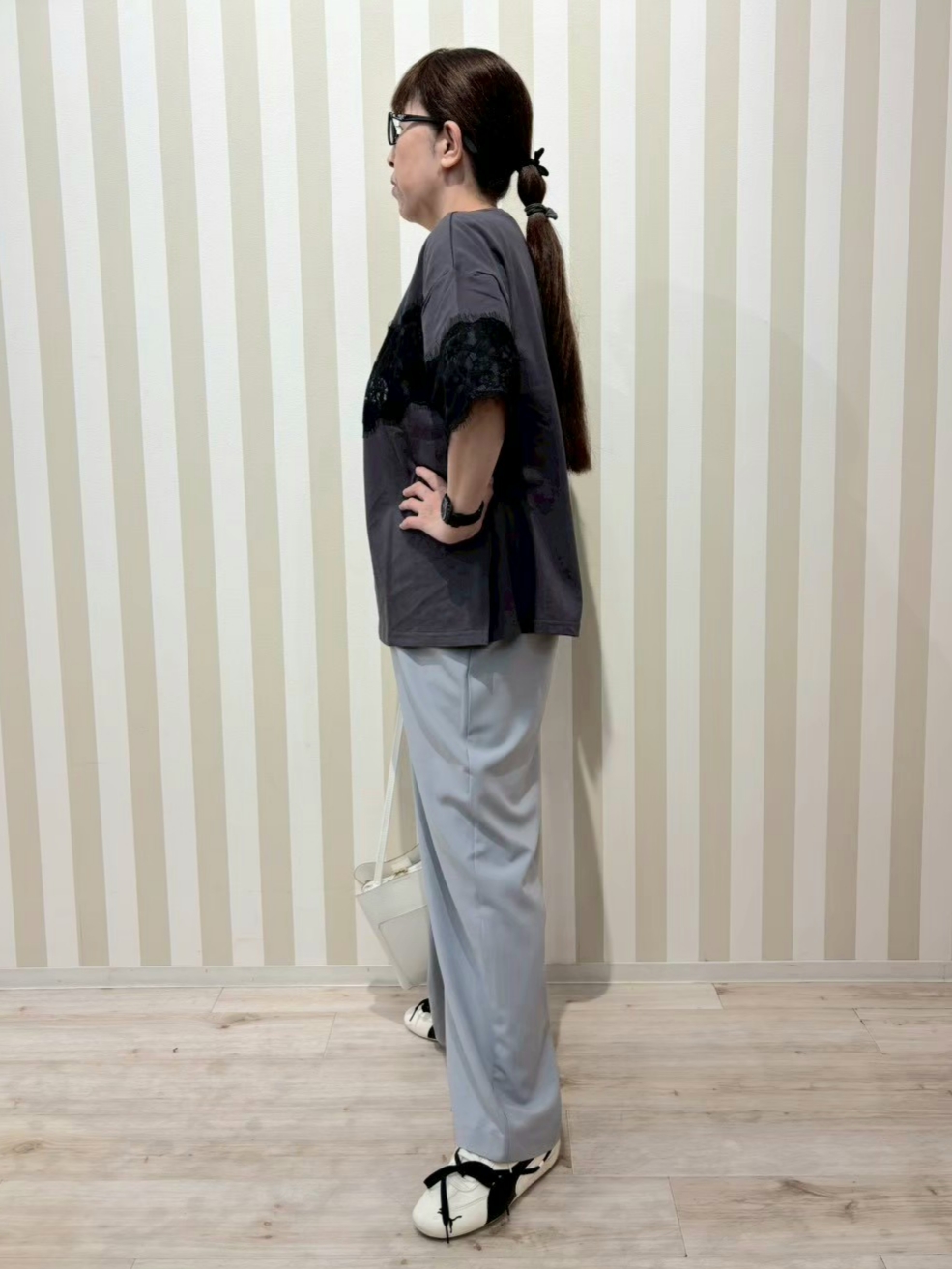 nonaさんの「SHOO･LA･RUE｜【洗濯機可】レースデザインでこなれ見え ロゴプリントTシャツ」を使ったコーディネート