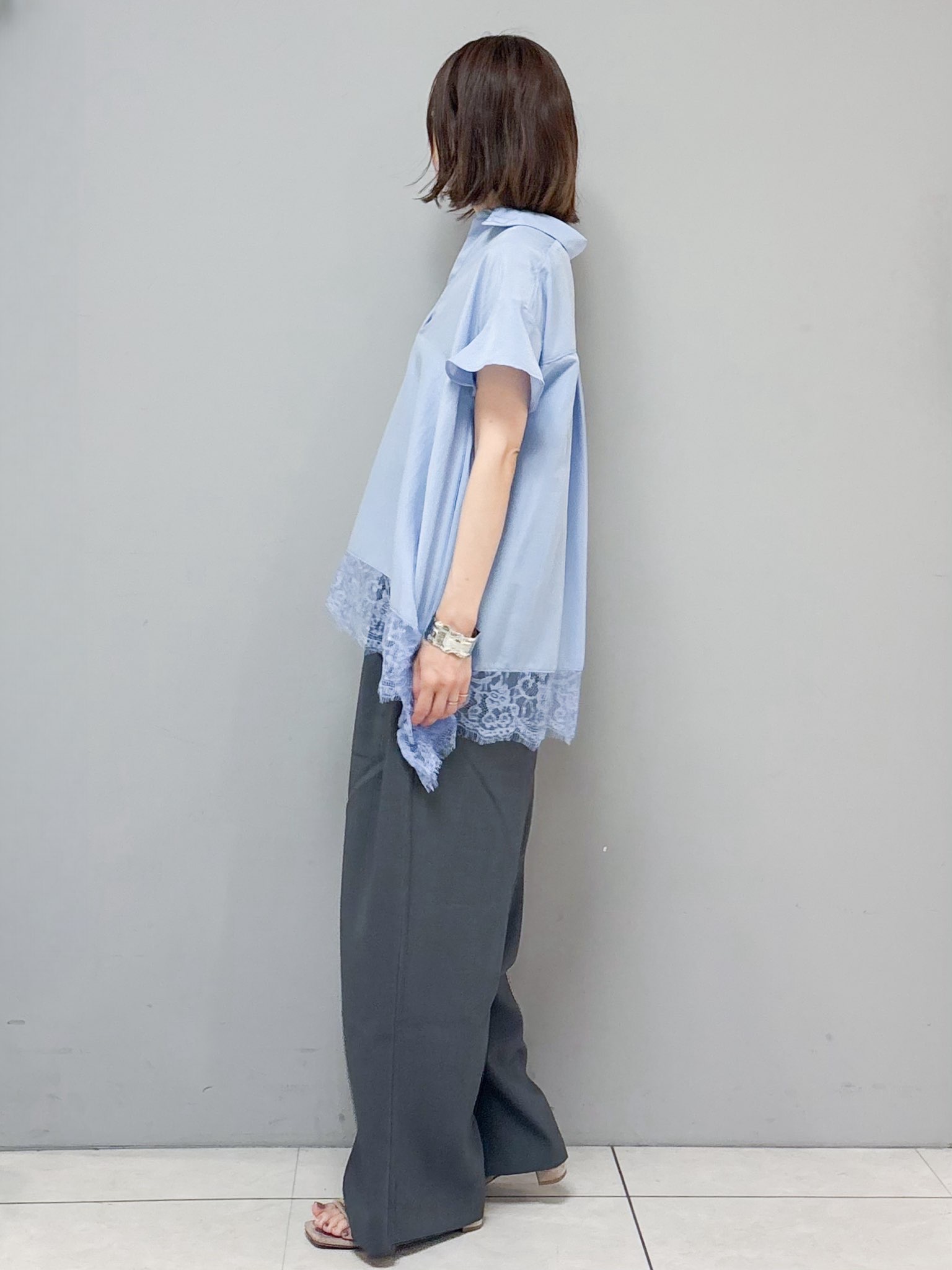 yさんの「OPAQUE.CLIP｜裾レース スキッパーブラウス【洗濯機OK】」を使ったコーディネート