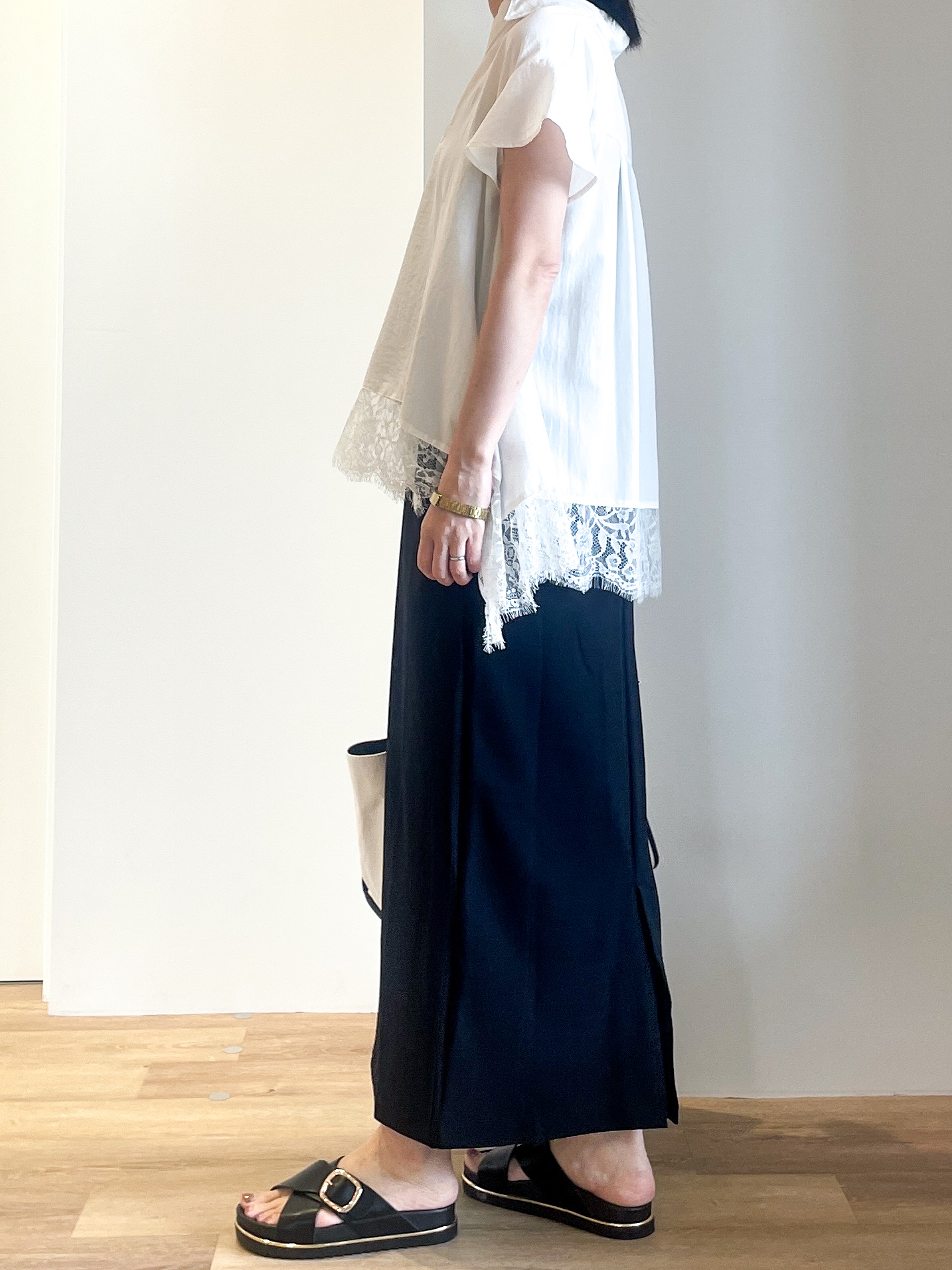 あいさんの「OPAQUE.CLIP｜裾レース スキッパーブラウス【洗濯機OK】」を使ったコーディネート