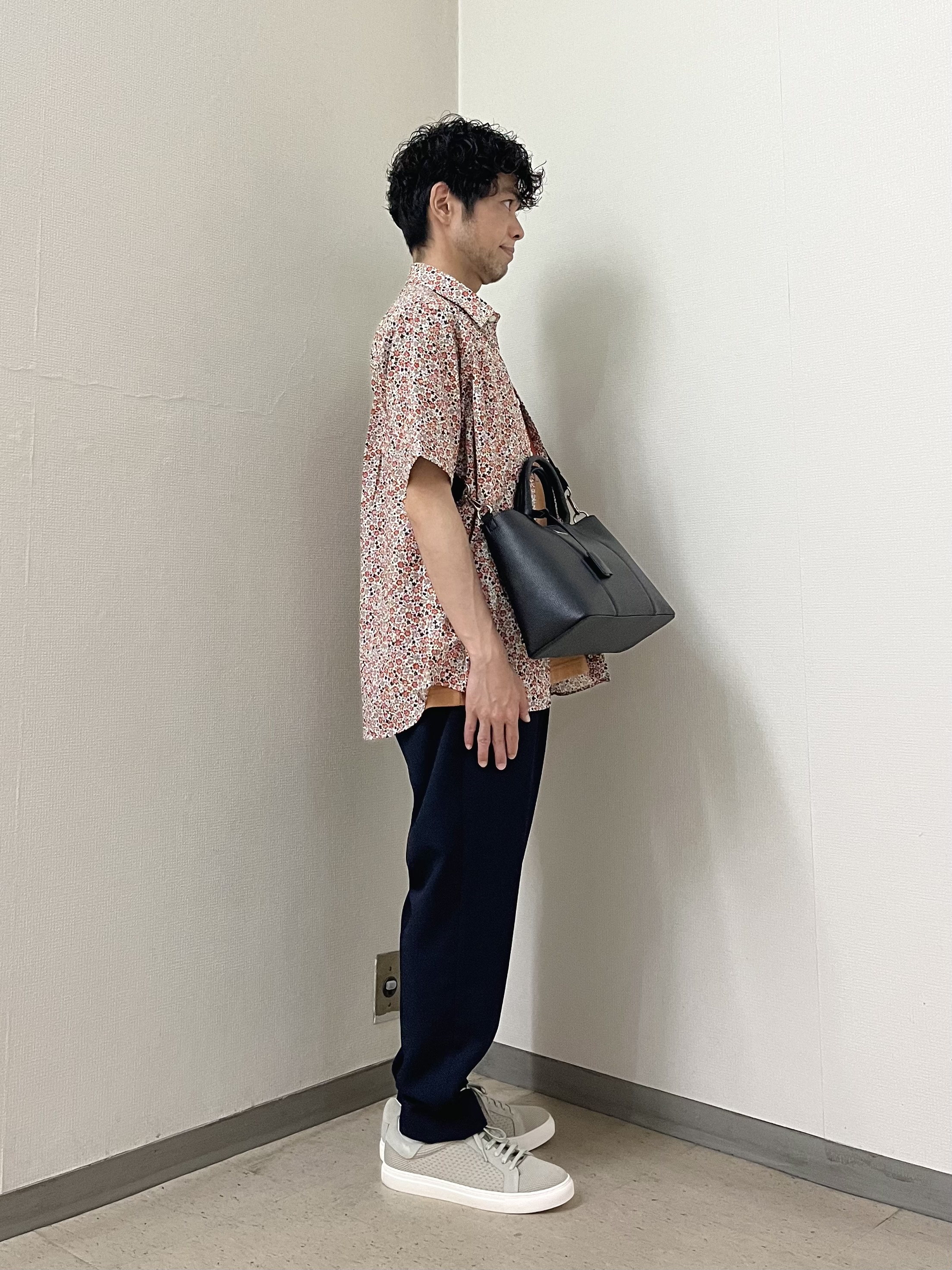 URAさんの「TAKEO KIKUCHI｜リップル小花シャツ」を使ったコーディネート