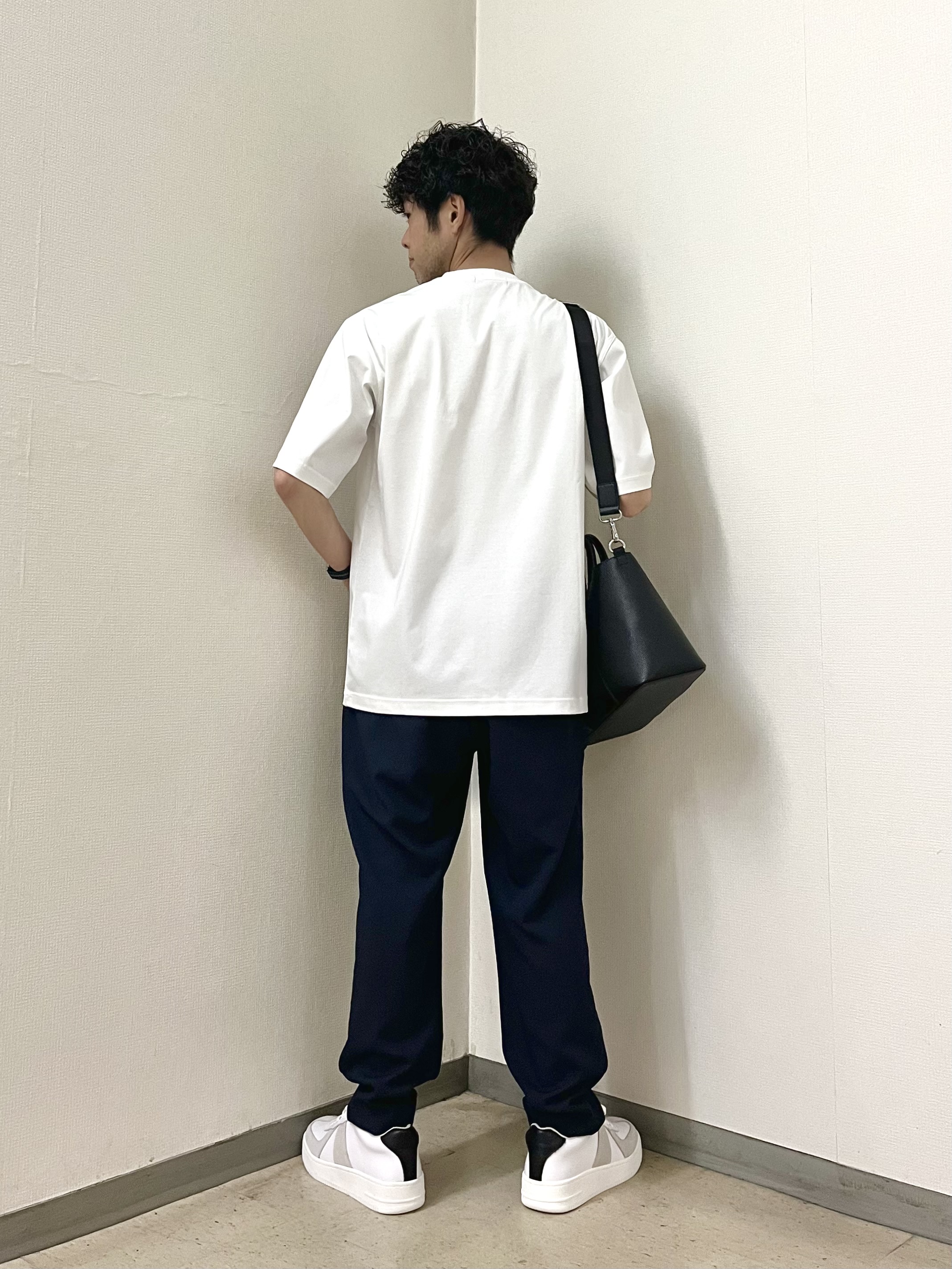 URAさんの「TAKEO KIKUCHI｜【BOWLER HAT LABEL】アイスクリアコットン ワンストローク 半袖Tシャツ」を使ったコーディネート
