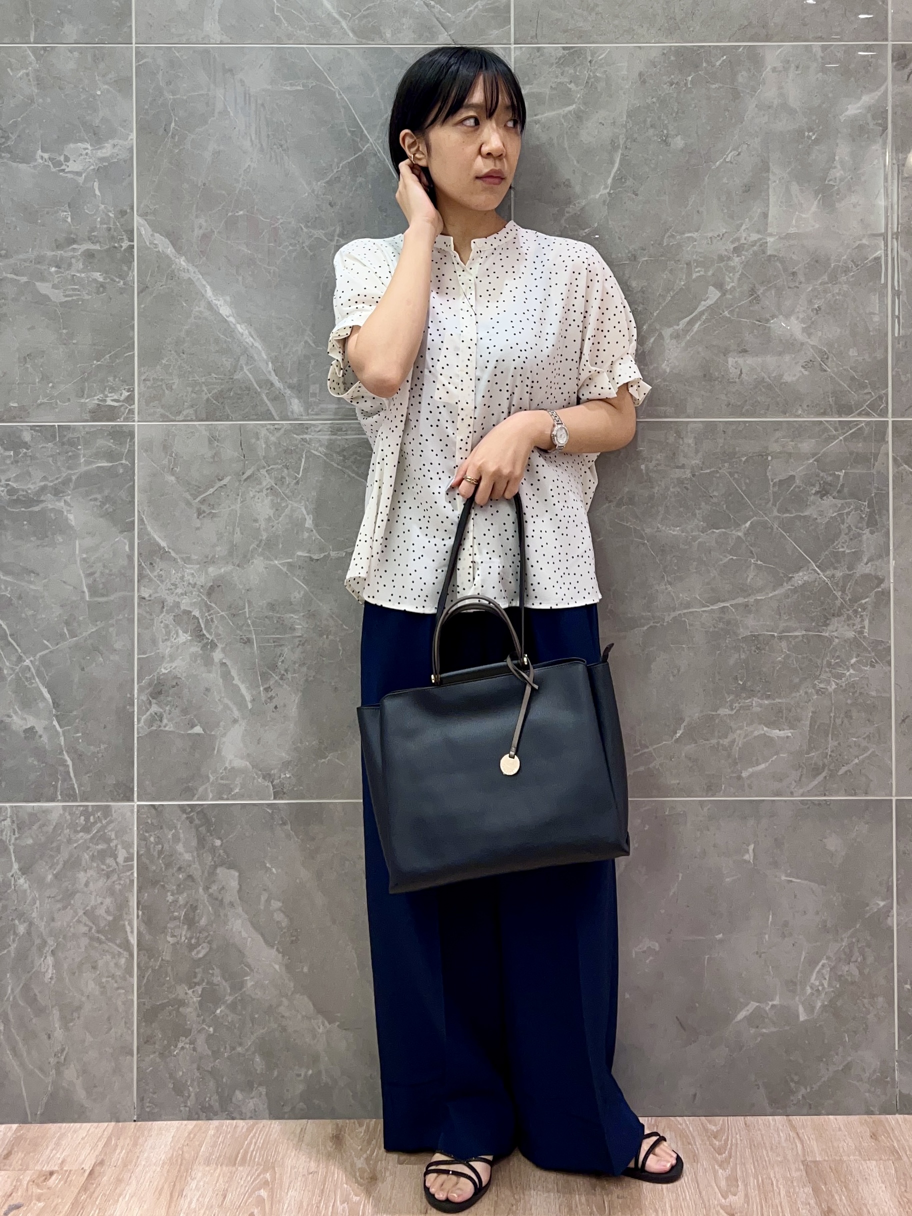 みくさんの「OPAQUE.CLIP｜タックスリーブ プリントブラウス《イージーアイロン／洗濯機OK》」を使ったコーディネート