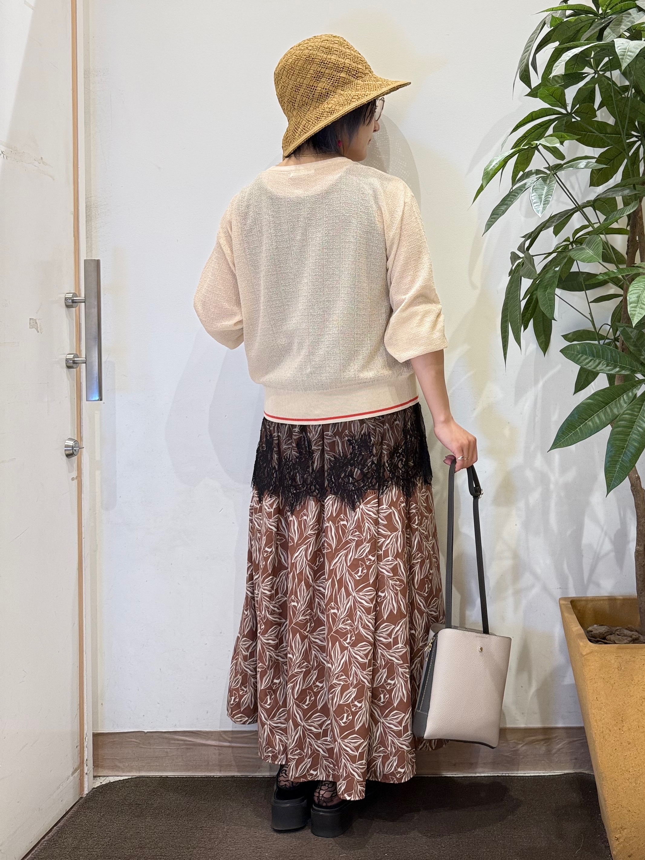 misakiさんの「SHOO･LA･RUE｜【S-LL/洗濯機可】さらっとタッチ ほんのりシアーカーディガン」を使ったコーディネート