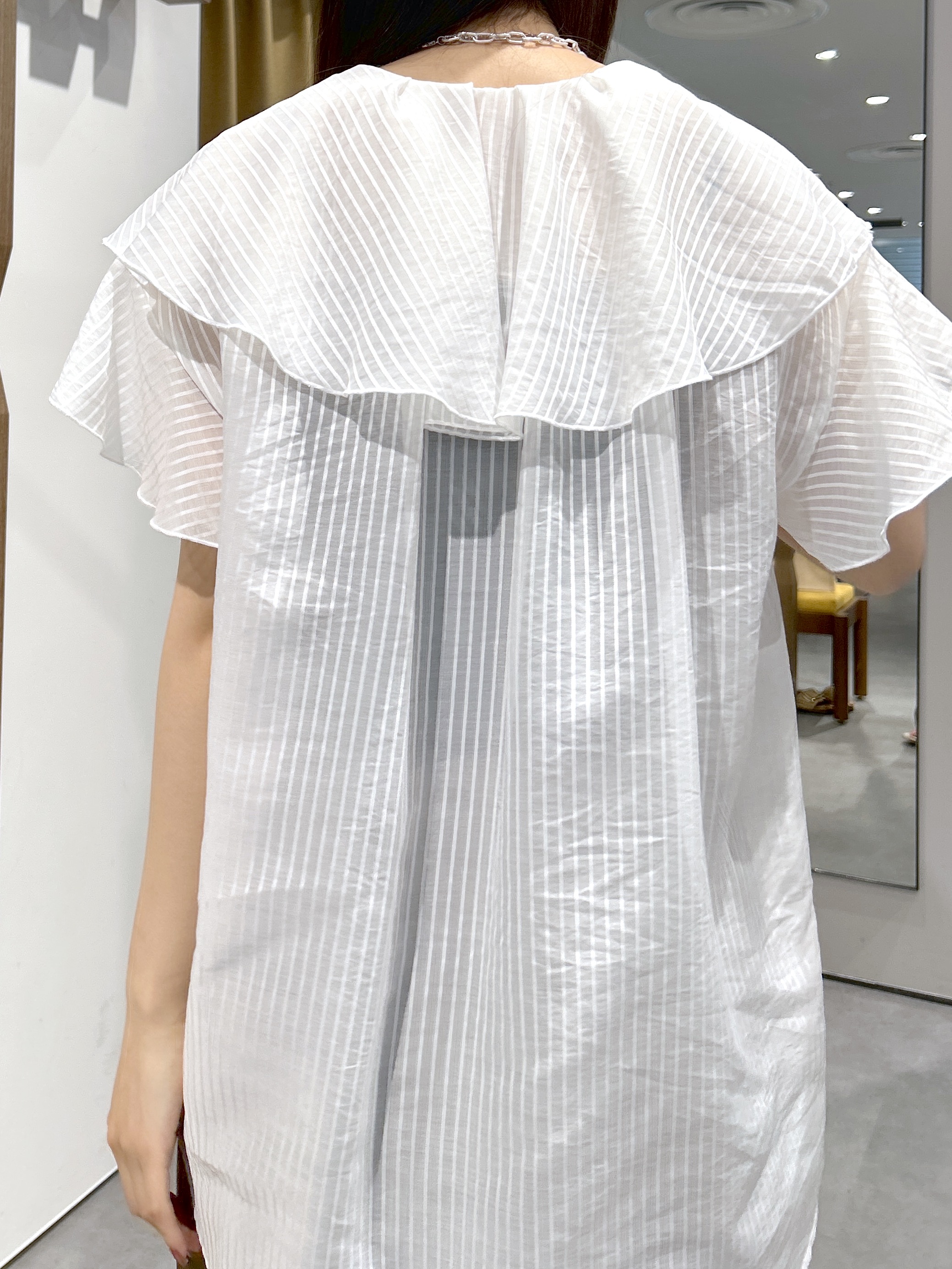 Renoさんの「INDIVI｜フリルネックシアーブラウス」を使ったコーディネート
