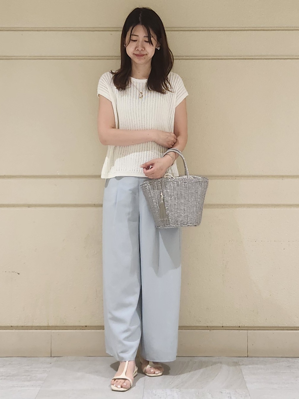 yukaさんの「COUP DE CHANCE｜【手洗い可】透かしノースリーブニット」を使ったコーディネート