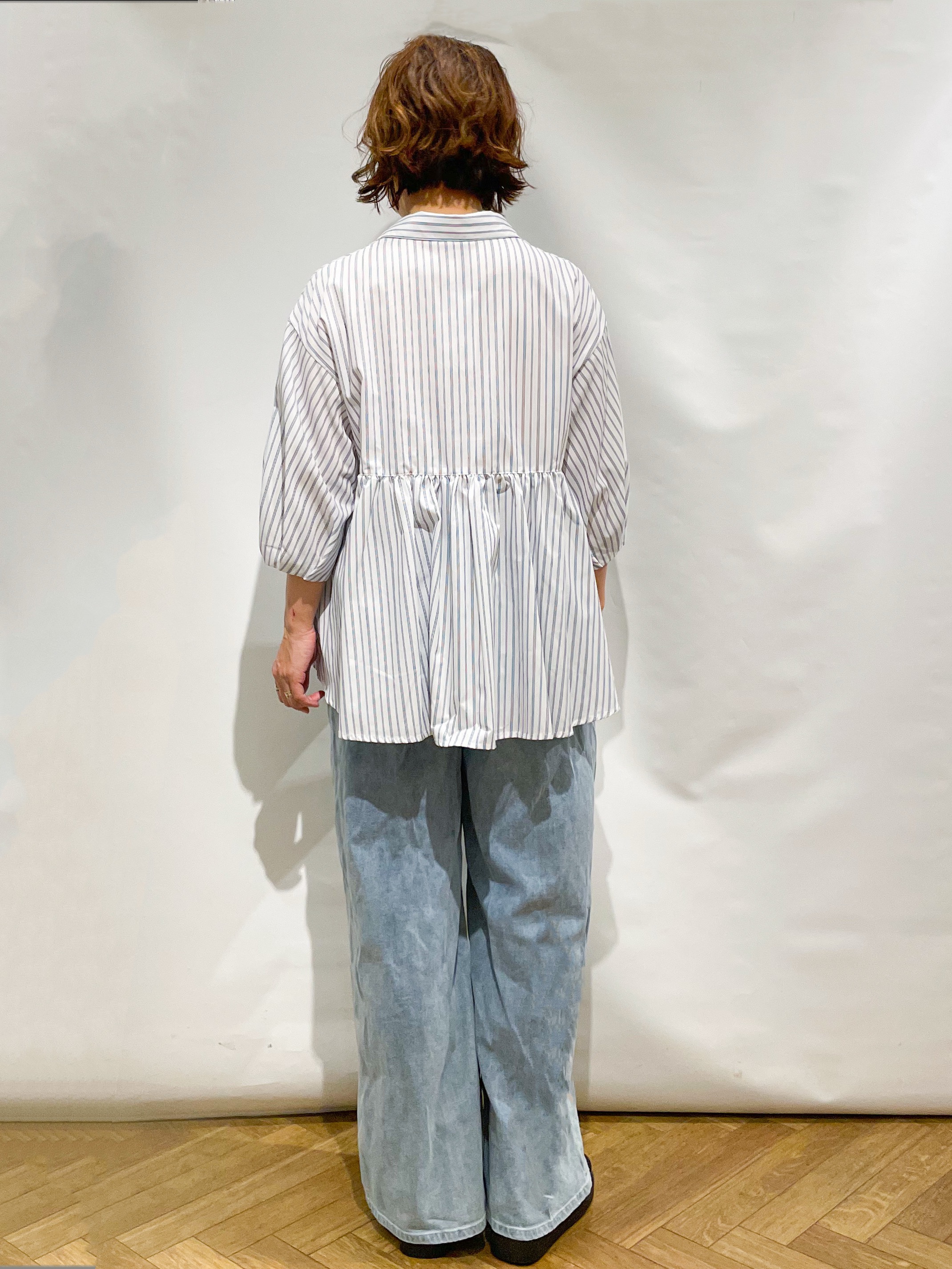 なかさんの「index｜スキッパーペプラムブラウス【洗濯機OK】」を使ったコーディネート