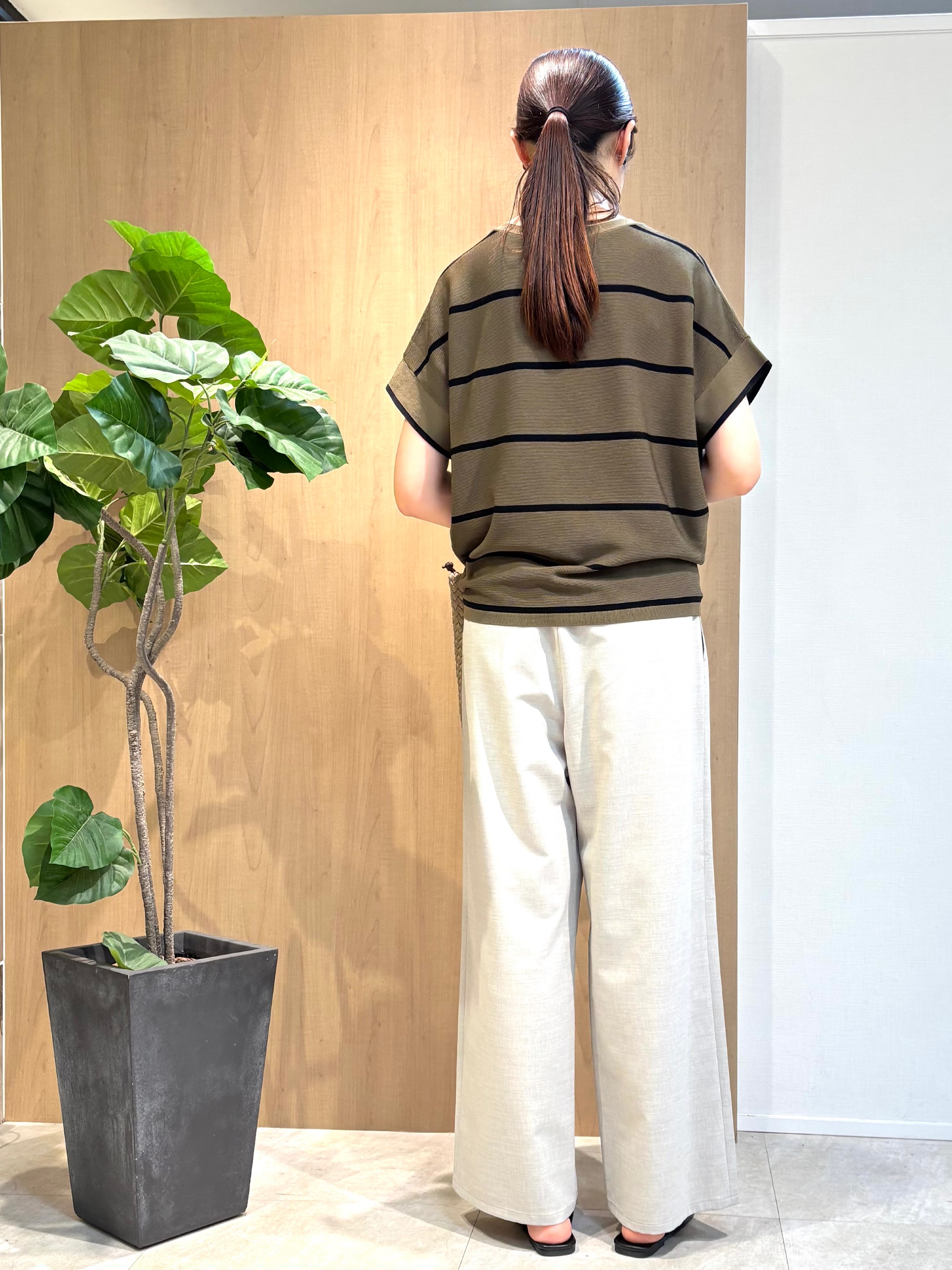 todaさんの「UNTITLED｜【11色展開/体型カバー】前後2WAYフレンチスリーブニット」を使ったコーディネート