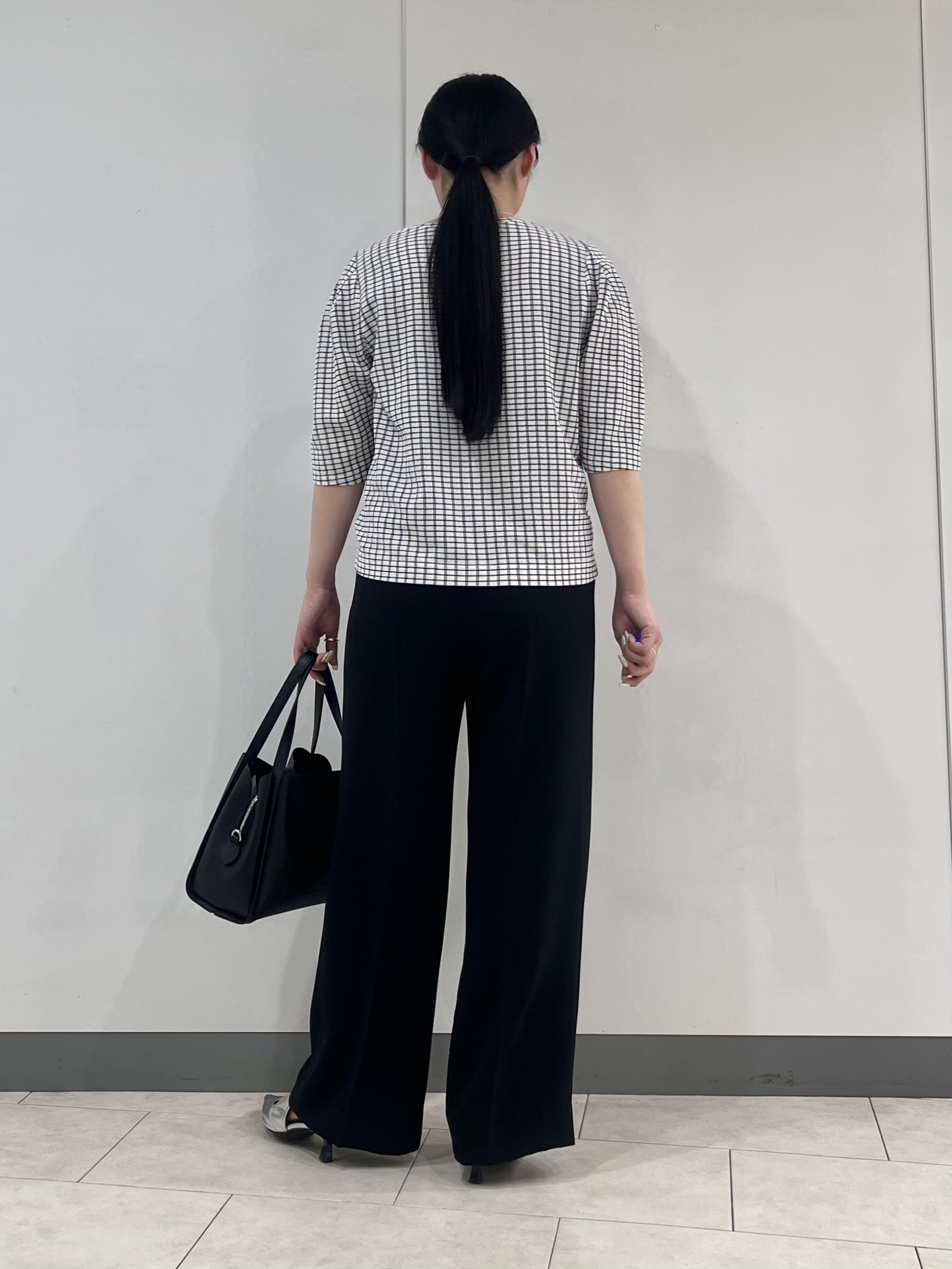 hasuさんの「INDIVI｜【UVケア／吸汗速乾】チェック柄タックボリュームスリーブトップス」を使ったコーディネート